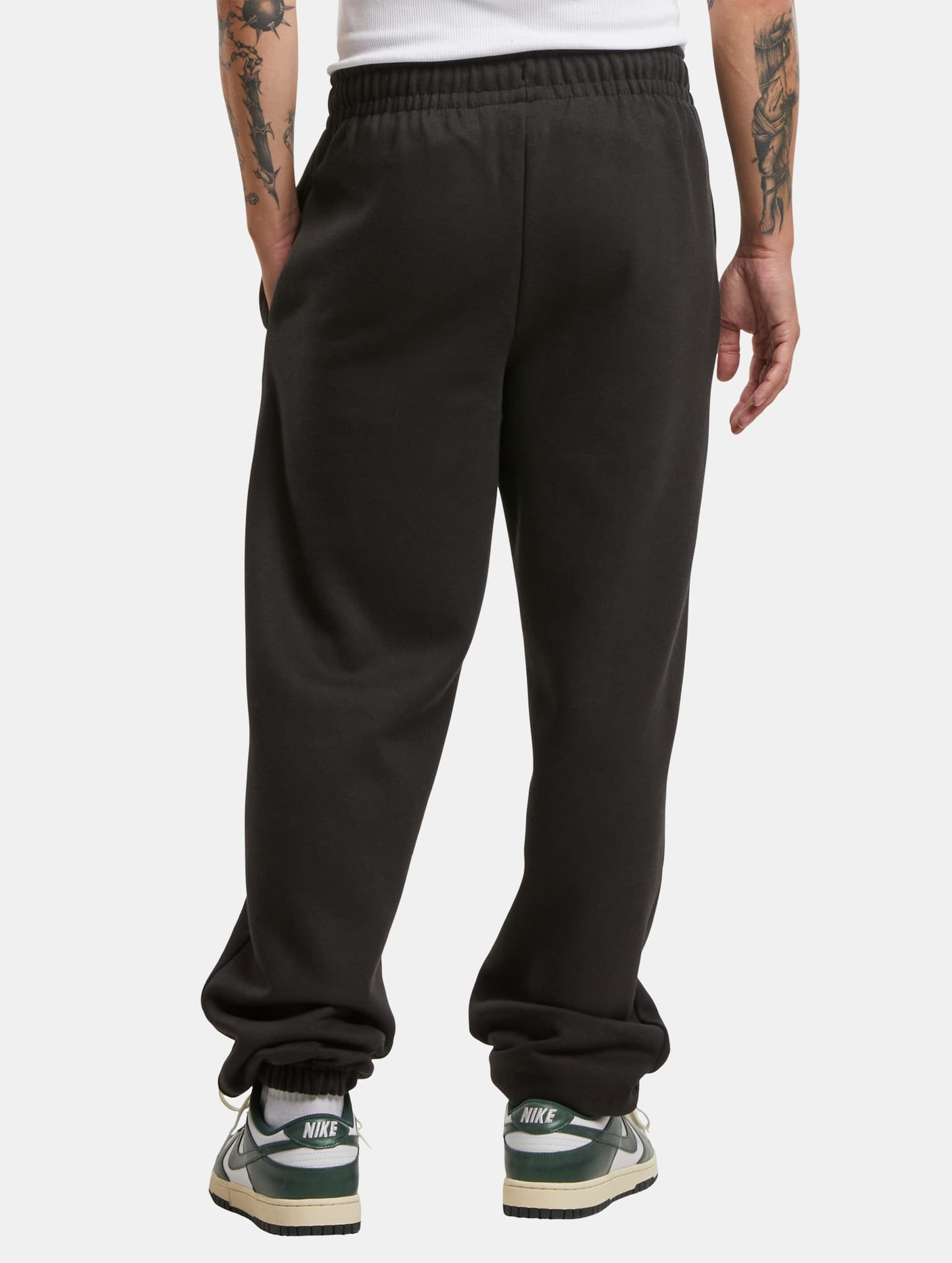 Urban Classics Basic Loose Jogginghose – Bild 2