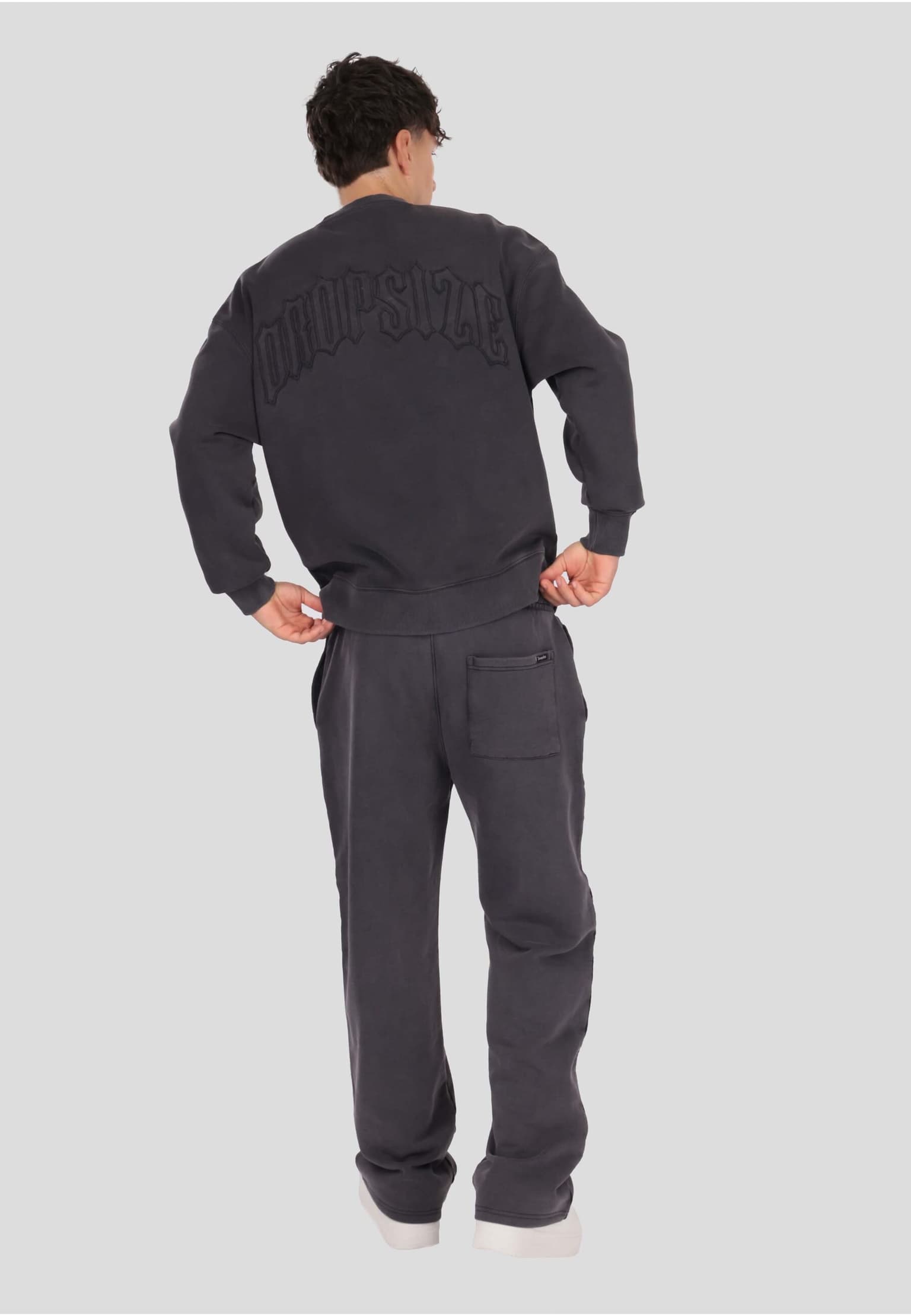 Dropsize RAW EDGES CREWNECK – Bild 4