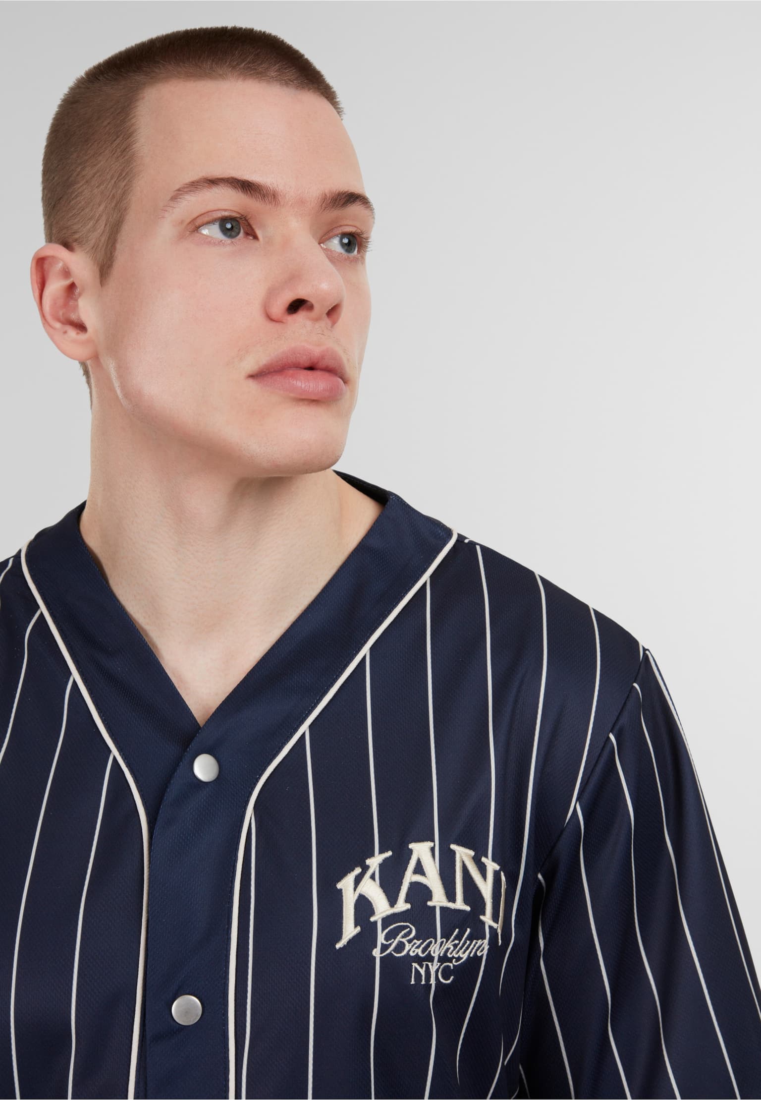 Karl Kani Pinstripe Baseball Jersey – Bild 4