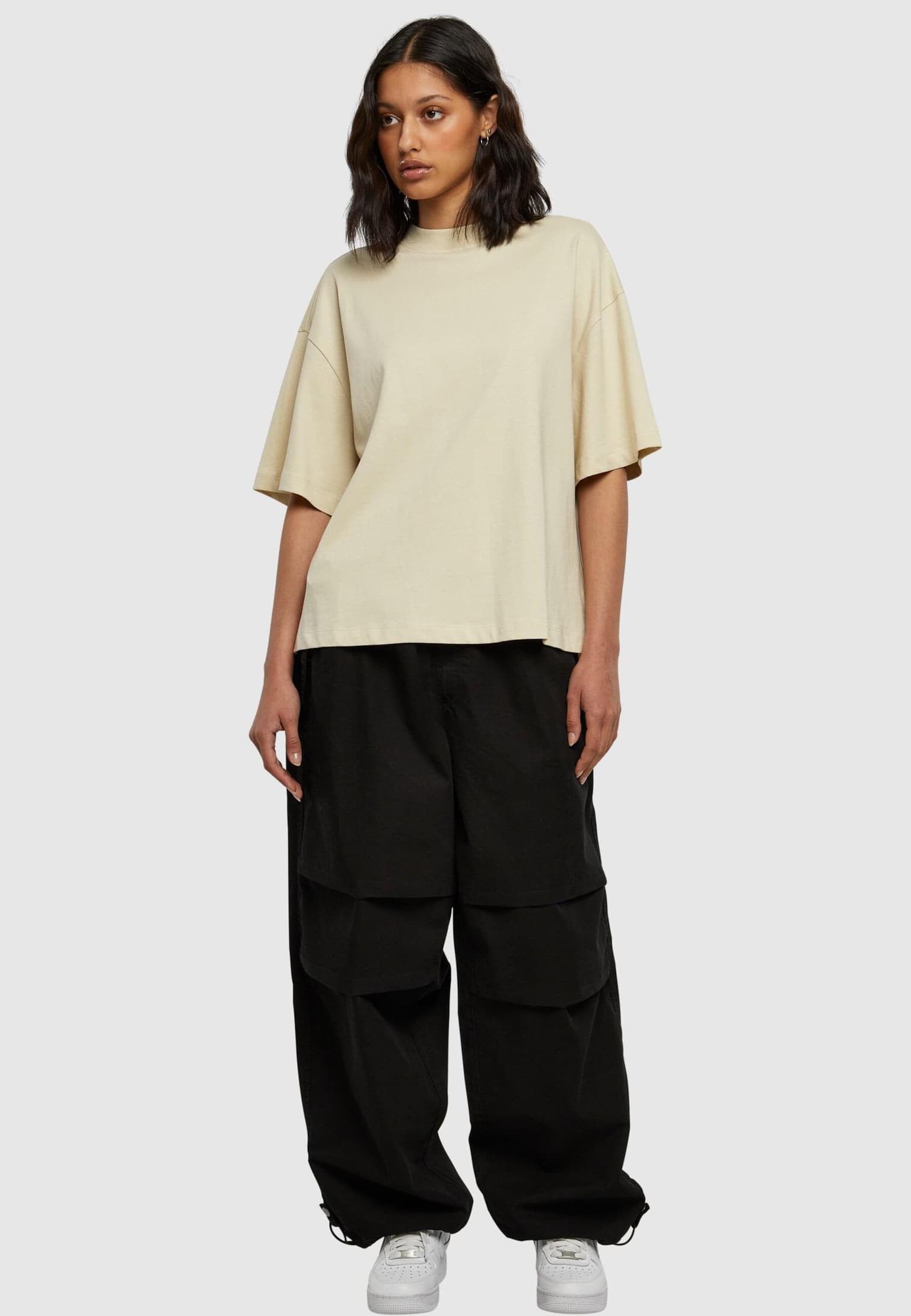 Urban Classics Ladies Essentials Heavy Slit Tee – Bild 4