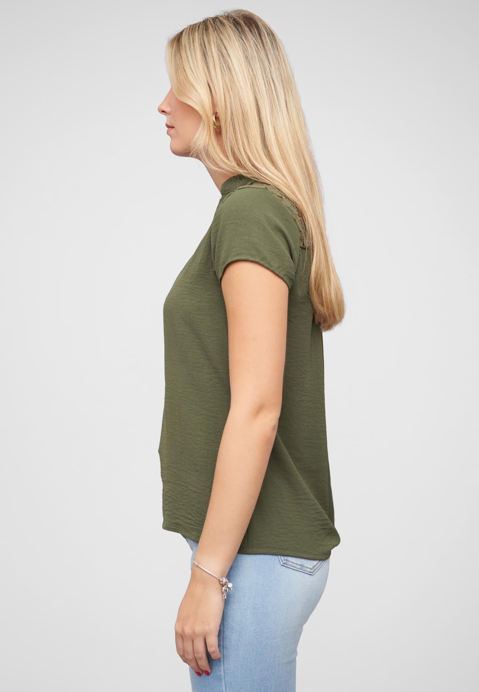 Cloud5ive Musselin Shirt V-Neck mit Deko Knopfleiste und Spitze – Bild 3