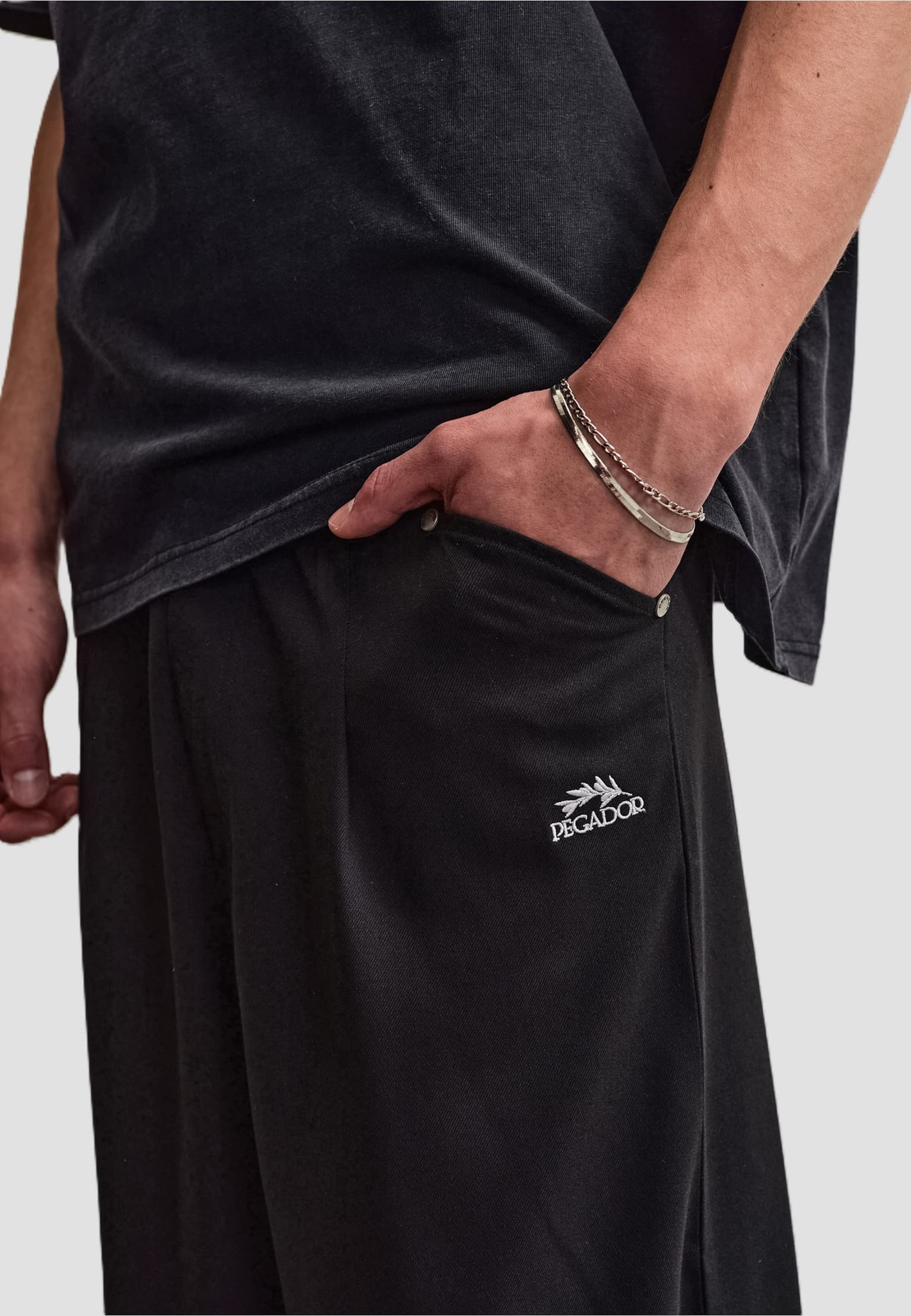 PEGADOR Castelnou Overknee Smart Short – Bild 3