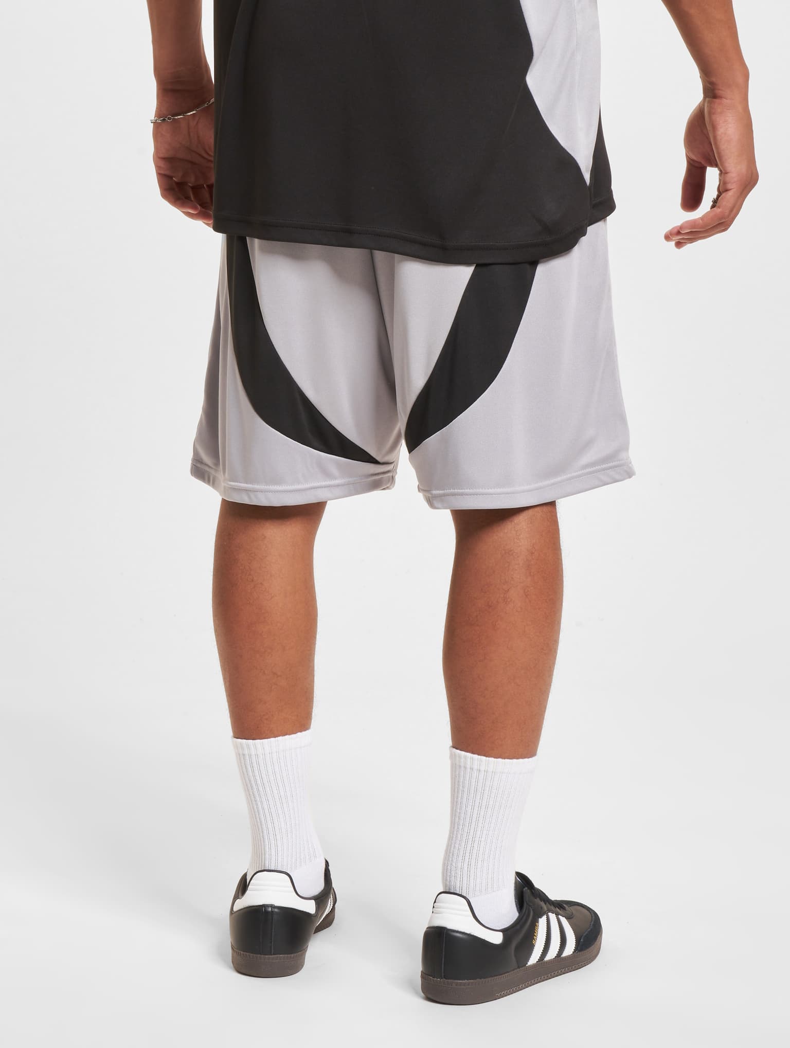Ecko Unltd. Cuts Short – Bild 2