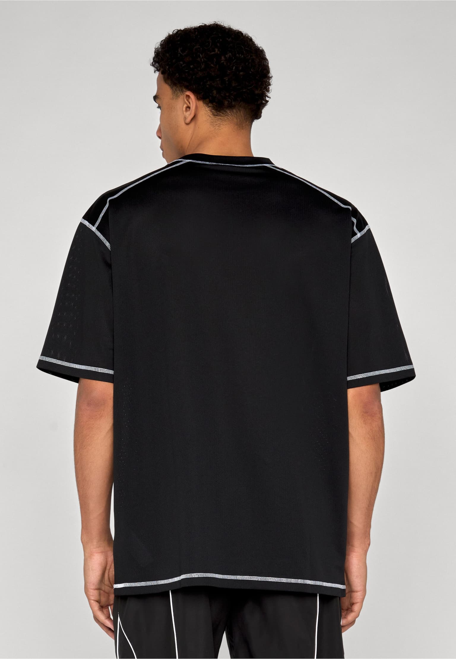 Urban Classics Oversized Closehole Mesh Tee – Bild 2