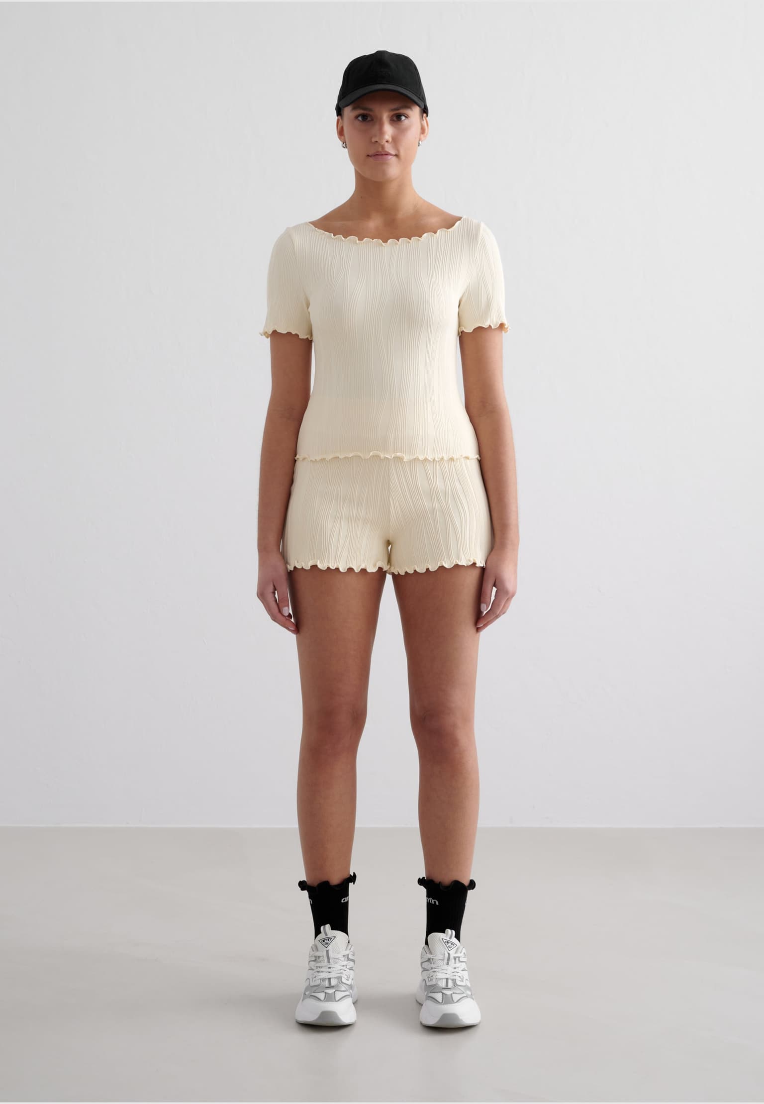aimn Tulip Short Sleeve Top – Bild 4
