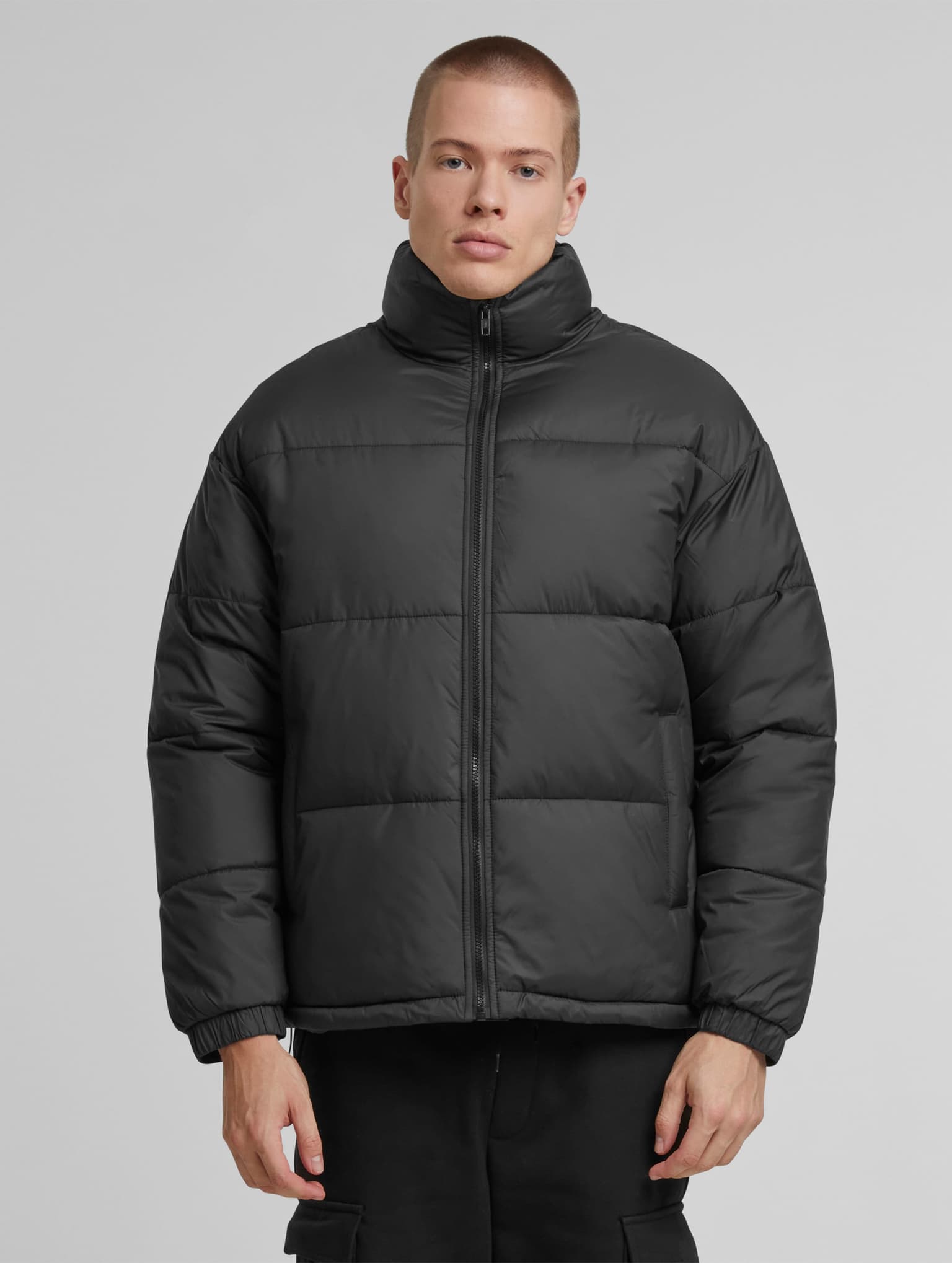 Urban Classics Basic Puffer Übergangsjacke – Bild 3
