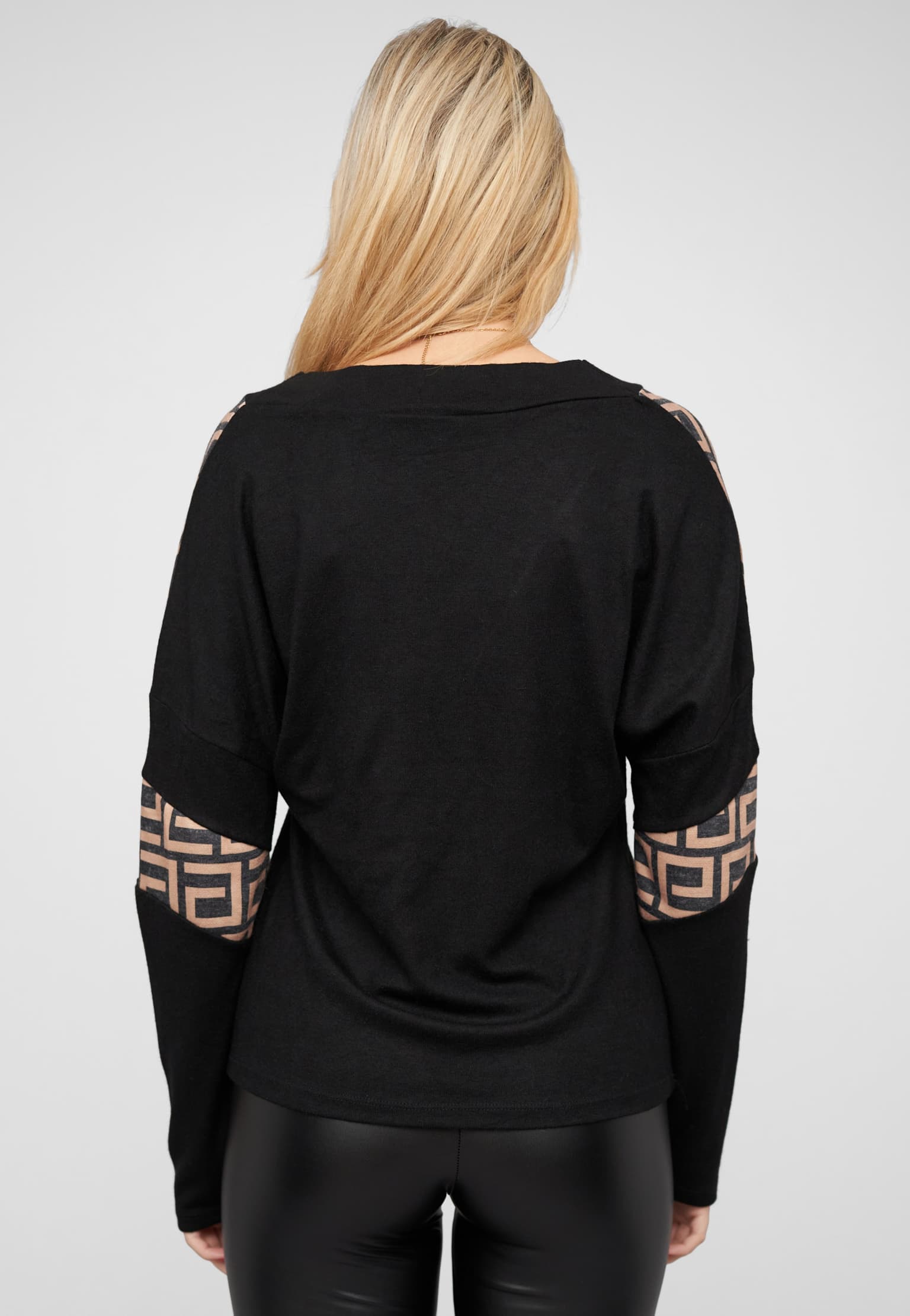 Cloud5ive V-Neck Sweater Pullover mit Geo-Print – Bild 2