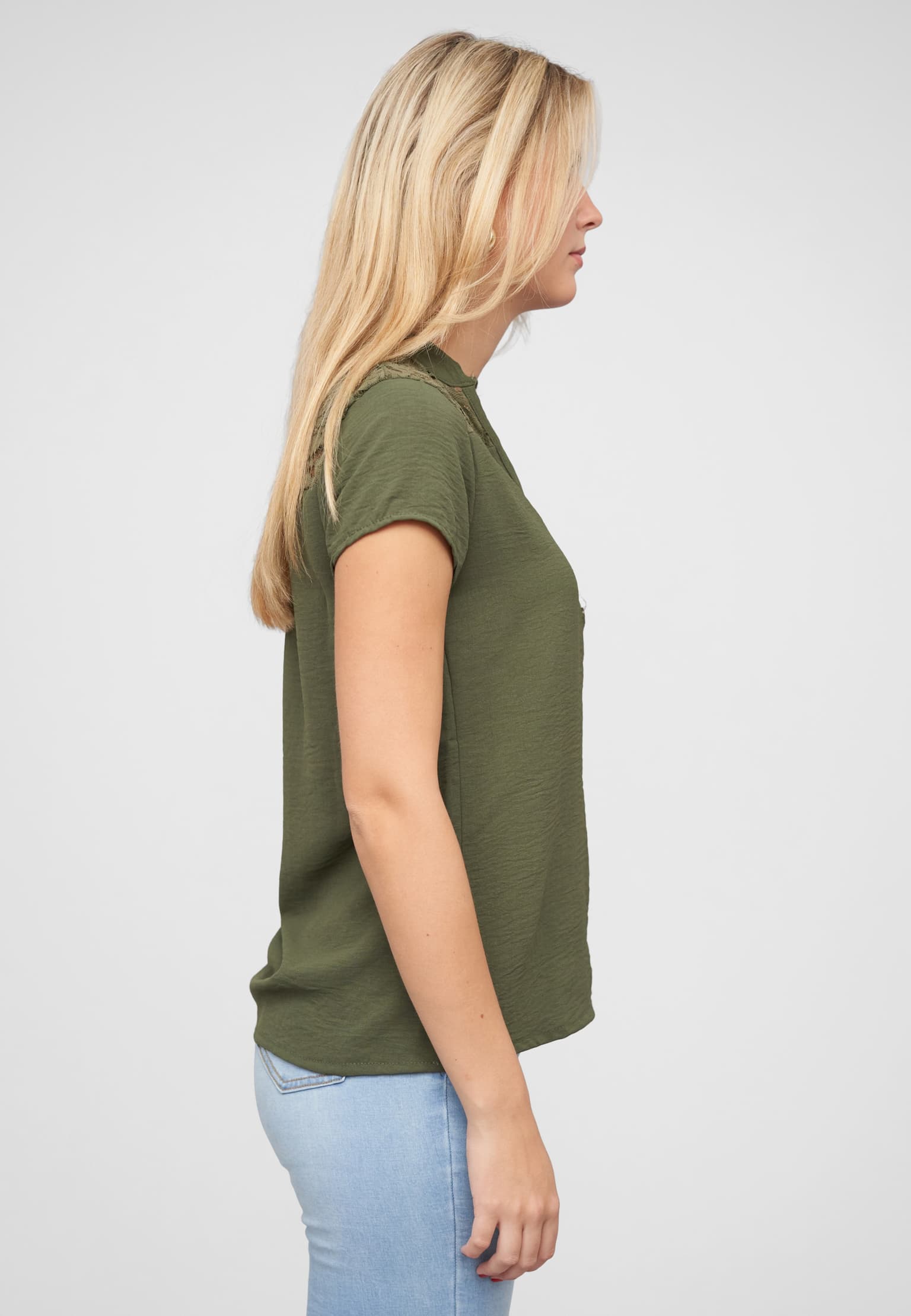 Cloud5ive Musselin Shirt V-Neck mit Deko Knopfleiste und Spitze – Bild 4