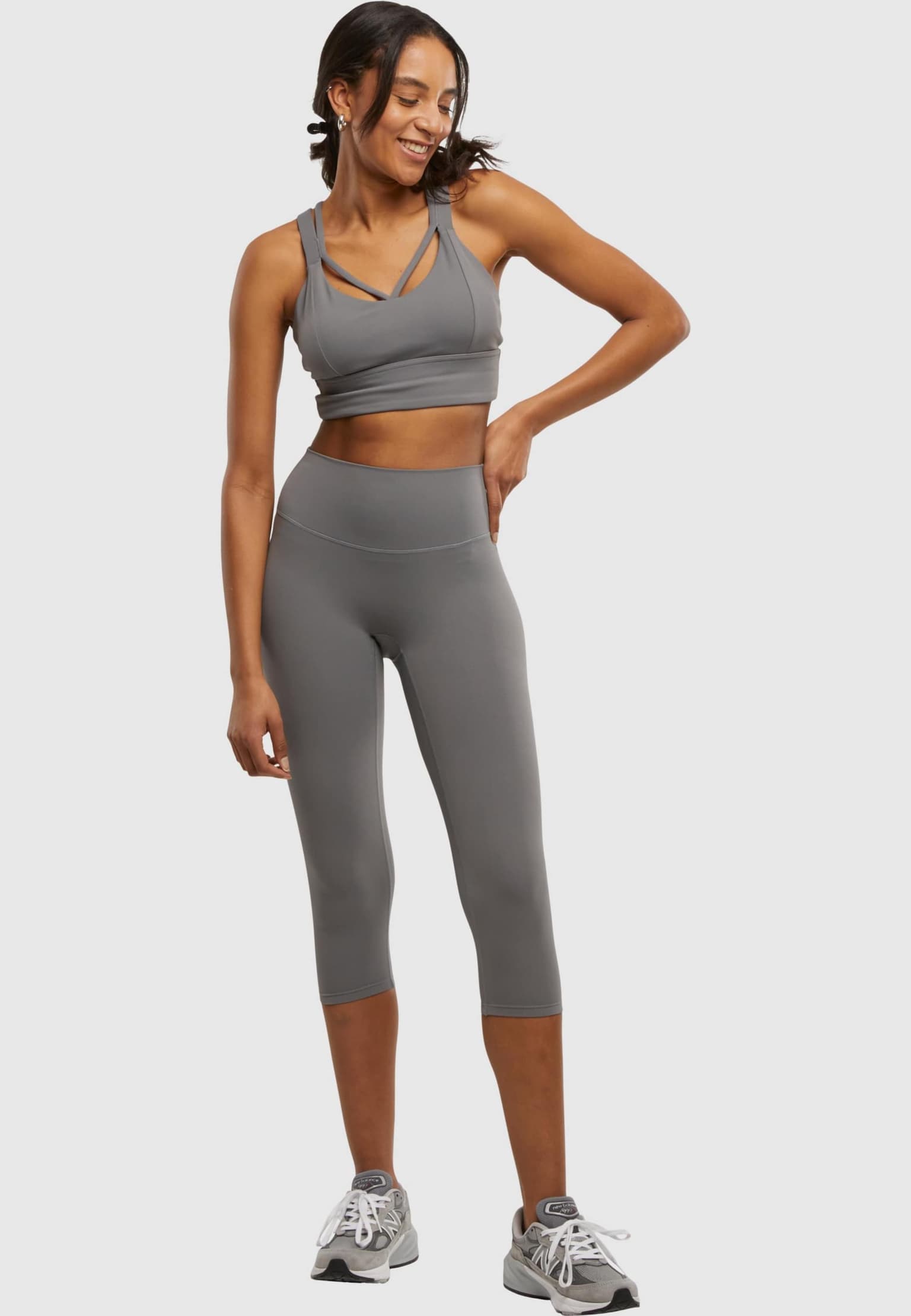 Urban Classics Ladies Sports Bra crossed – Bild 4