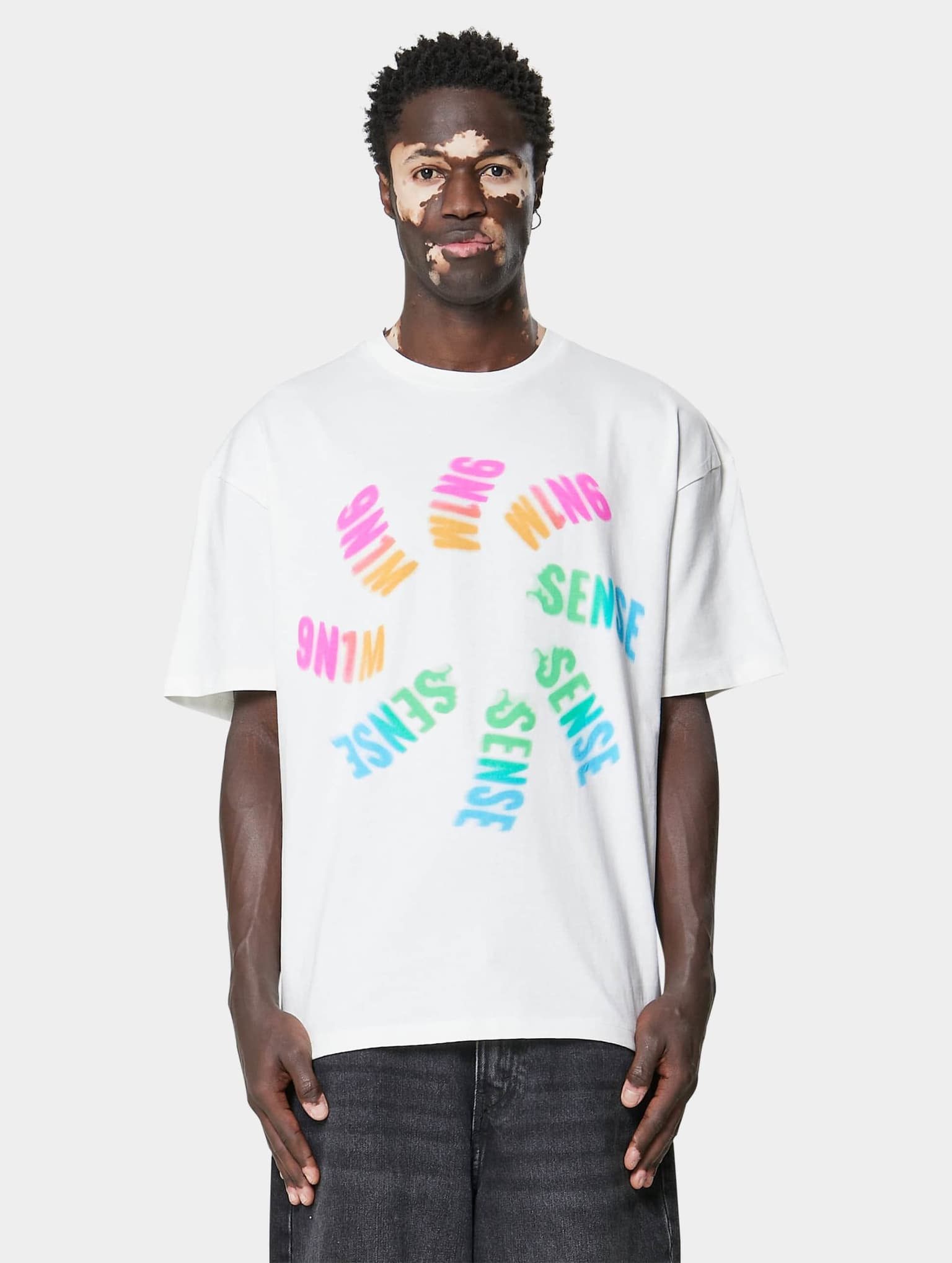 9N1M SENSE Rainbow Logo T-Shirt – Bild 3