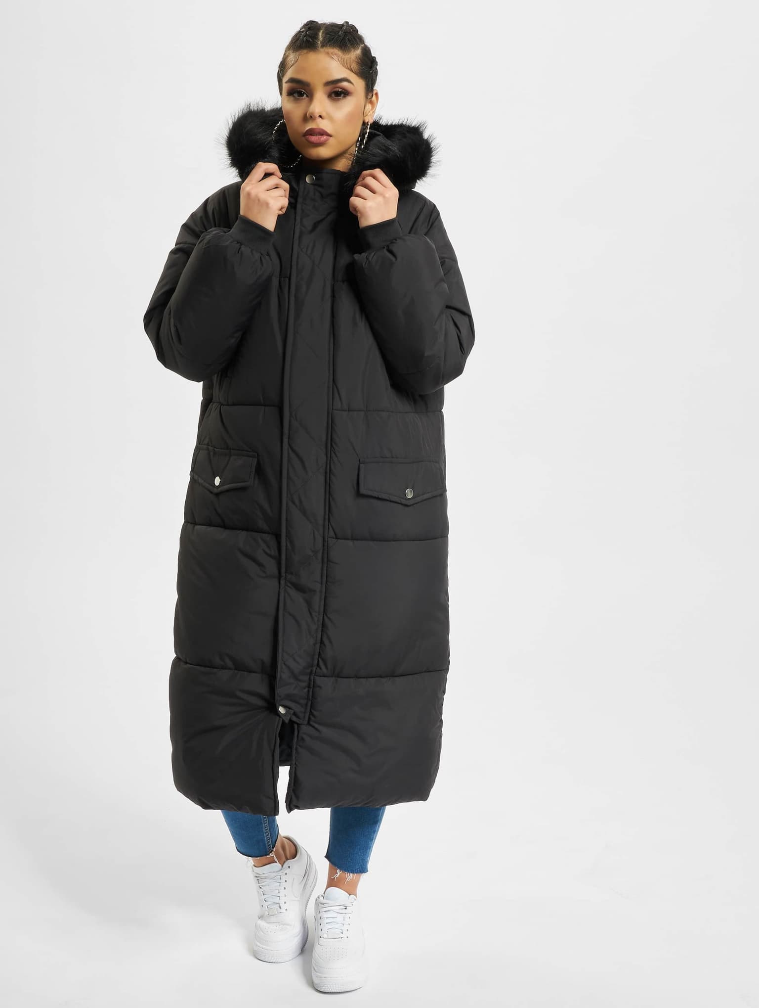 Urban Classics Ladies Oversize Faux Fur Puffer Coat – Bild 3