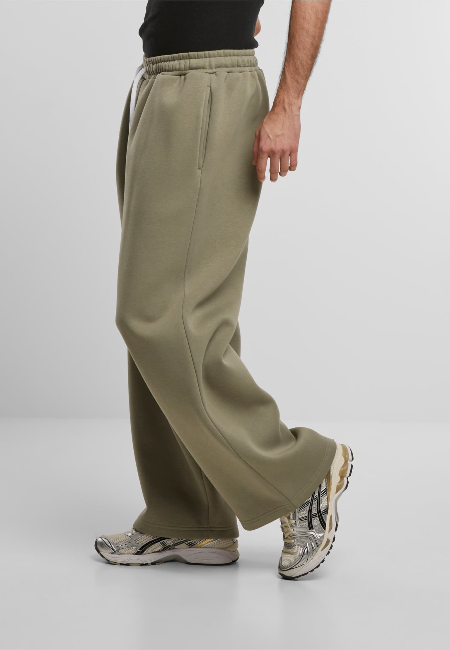 Urban Classics Fluffy Wide Leg Trackpants – Bild 3