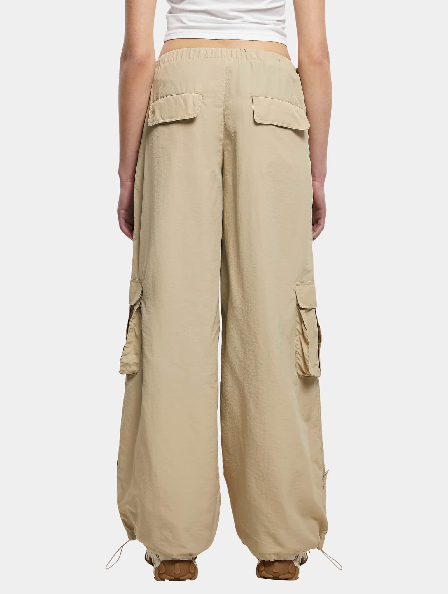 Urban Classics Ladies Wide Crinkle Nylon Cargo Pants – Bild 2