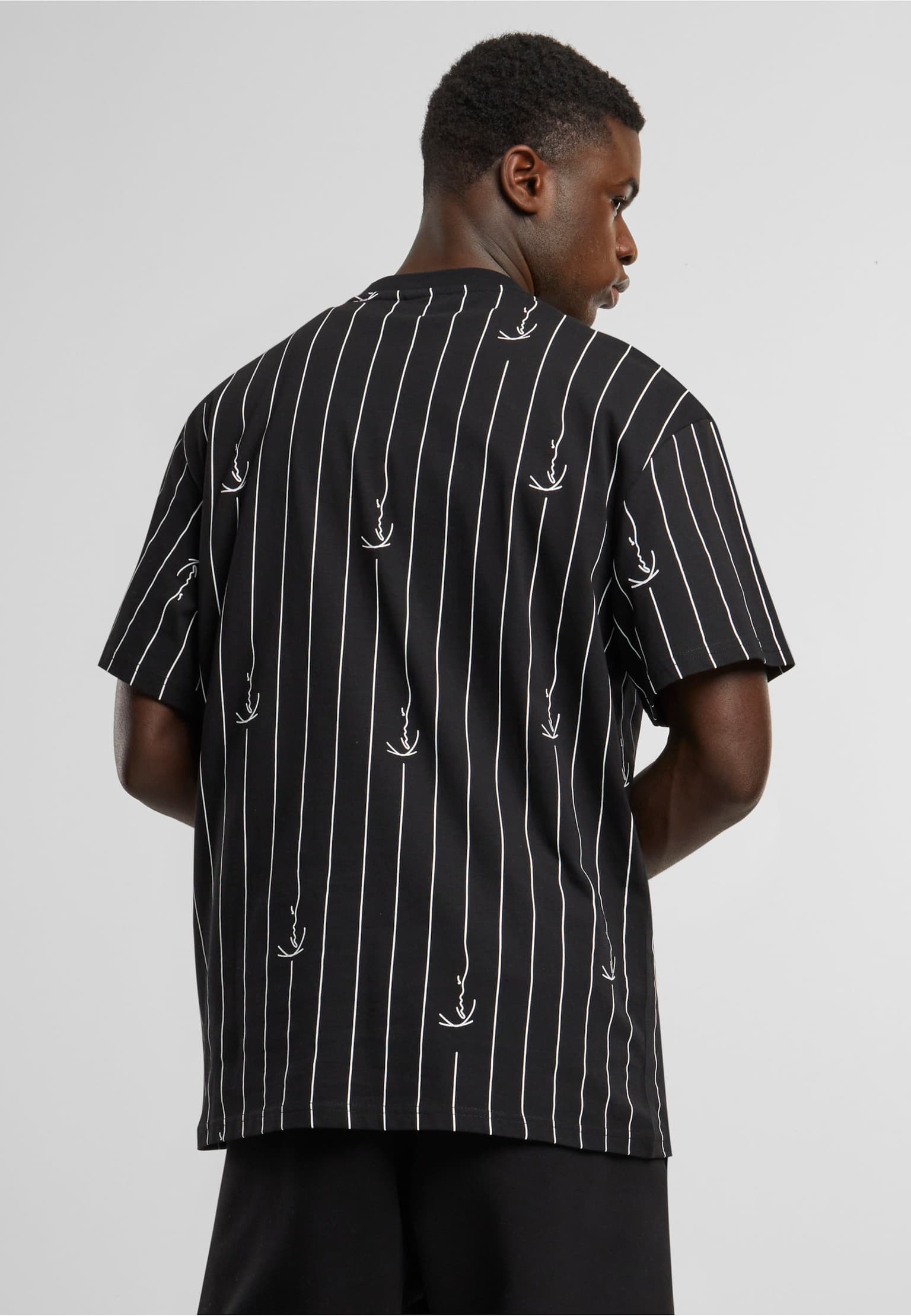 Karl Kani Small Signature Logo Prinstripe Tee – Bild 2