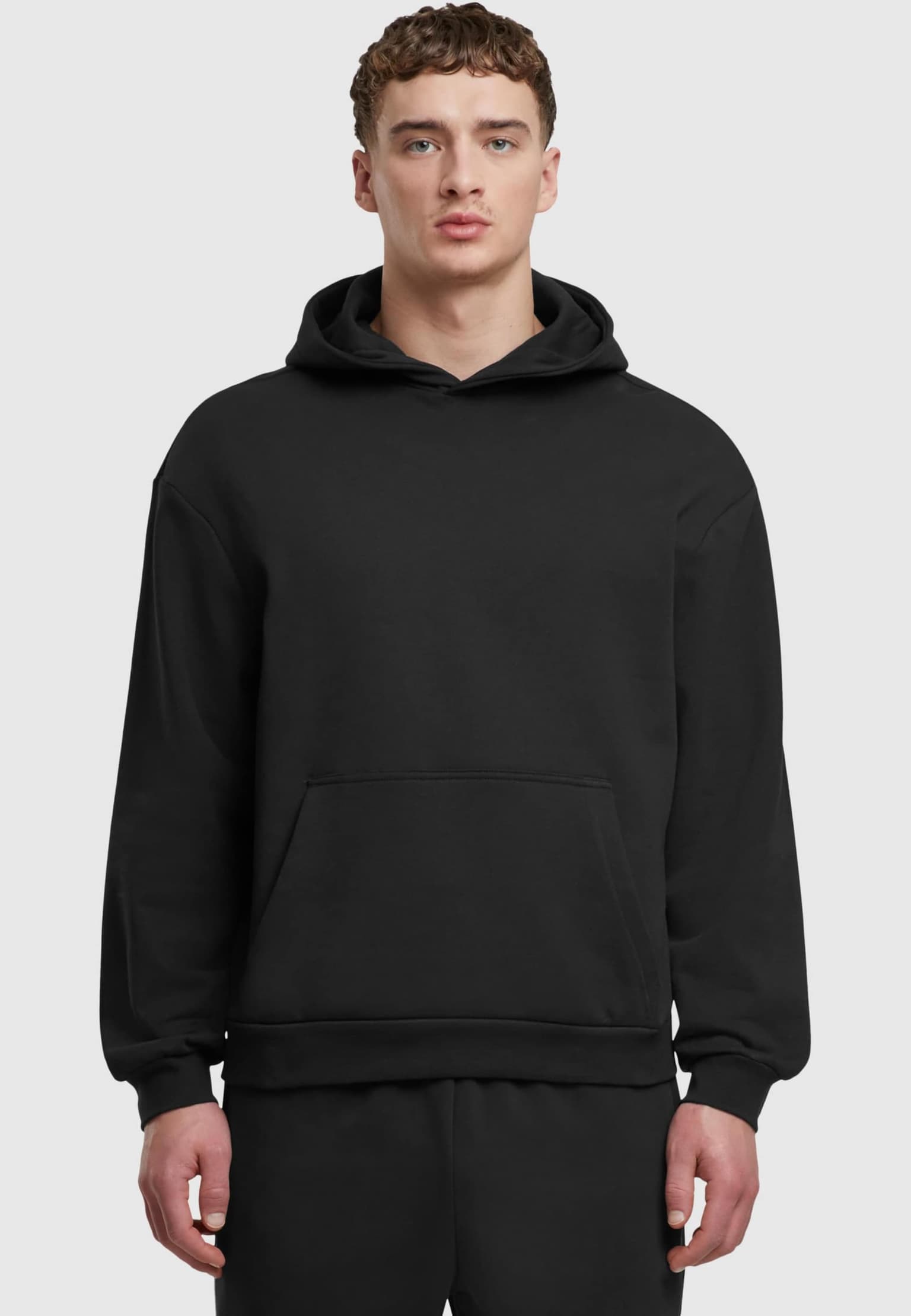Urban Classics Oversized Light Brushed Fleece Hoody – Bild 3