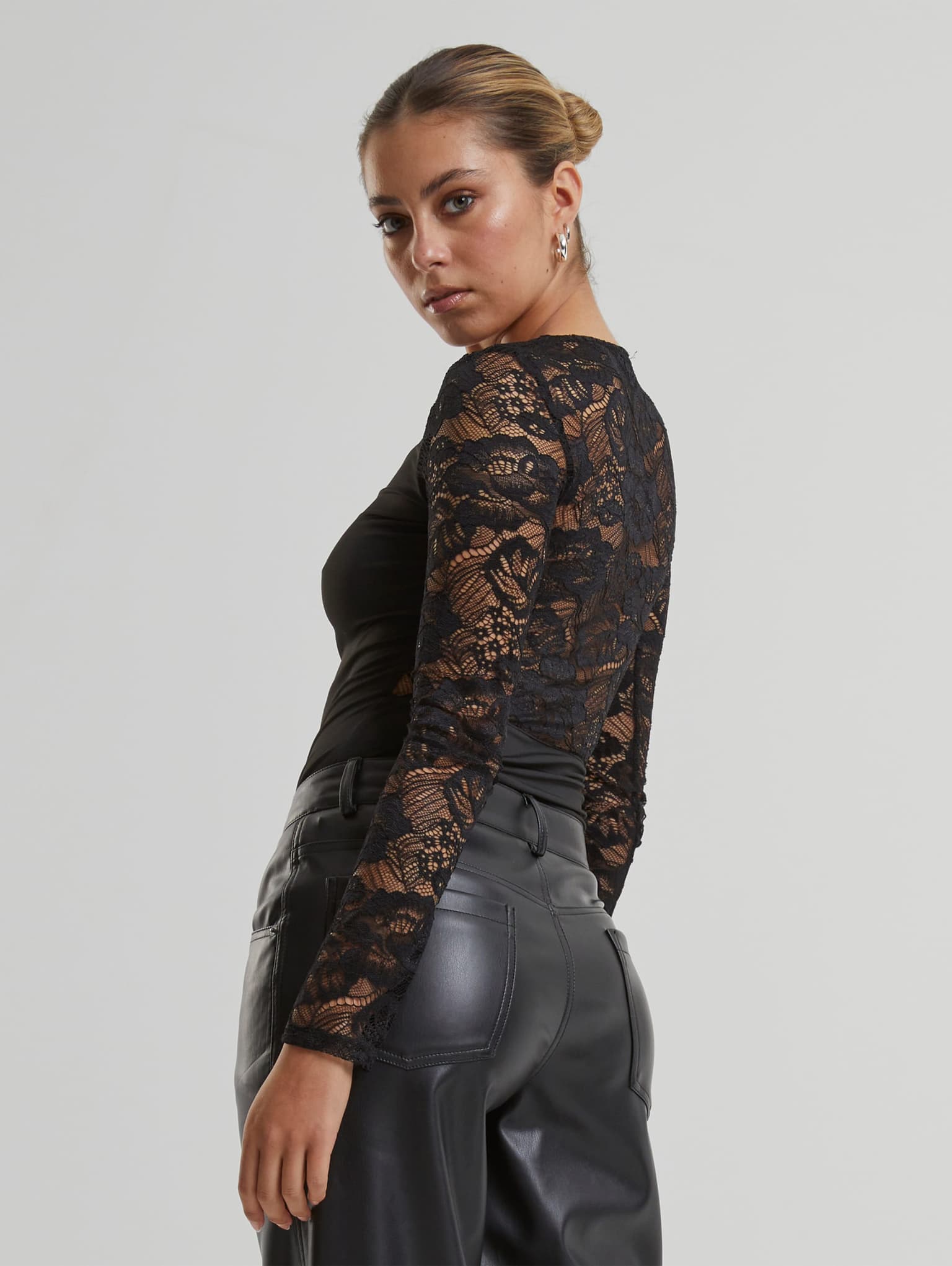 Urban Classics Ladies Round Neck Lace Body – Bild 4
