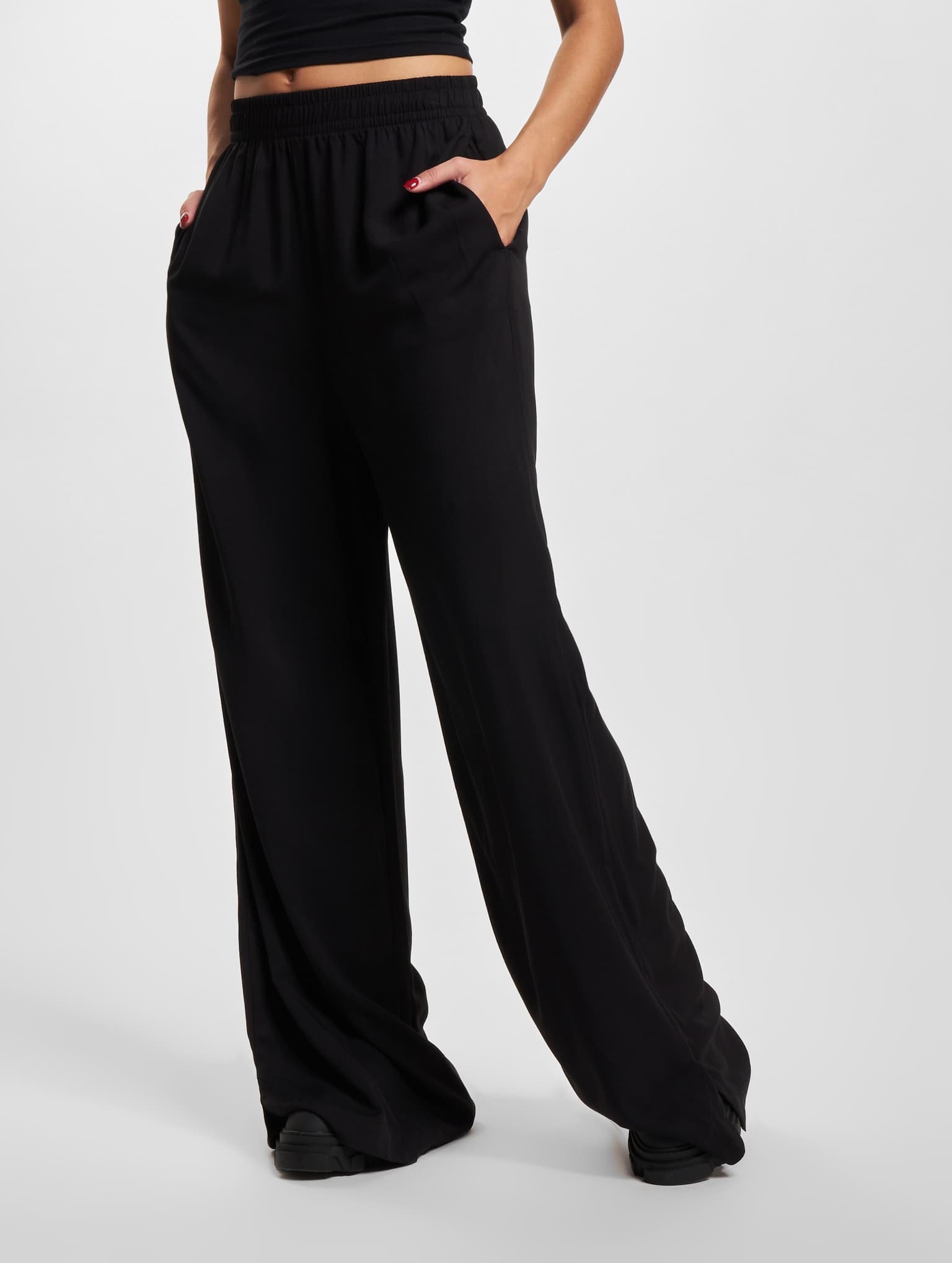Urban Classics Ladies Wide Leg Viscose Pants – Bild 3