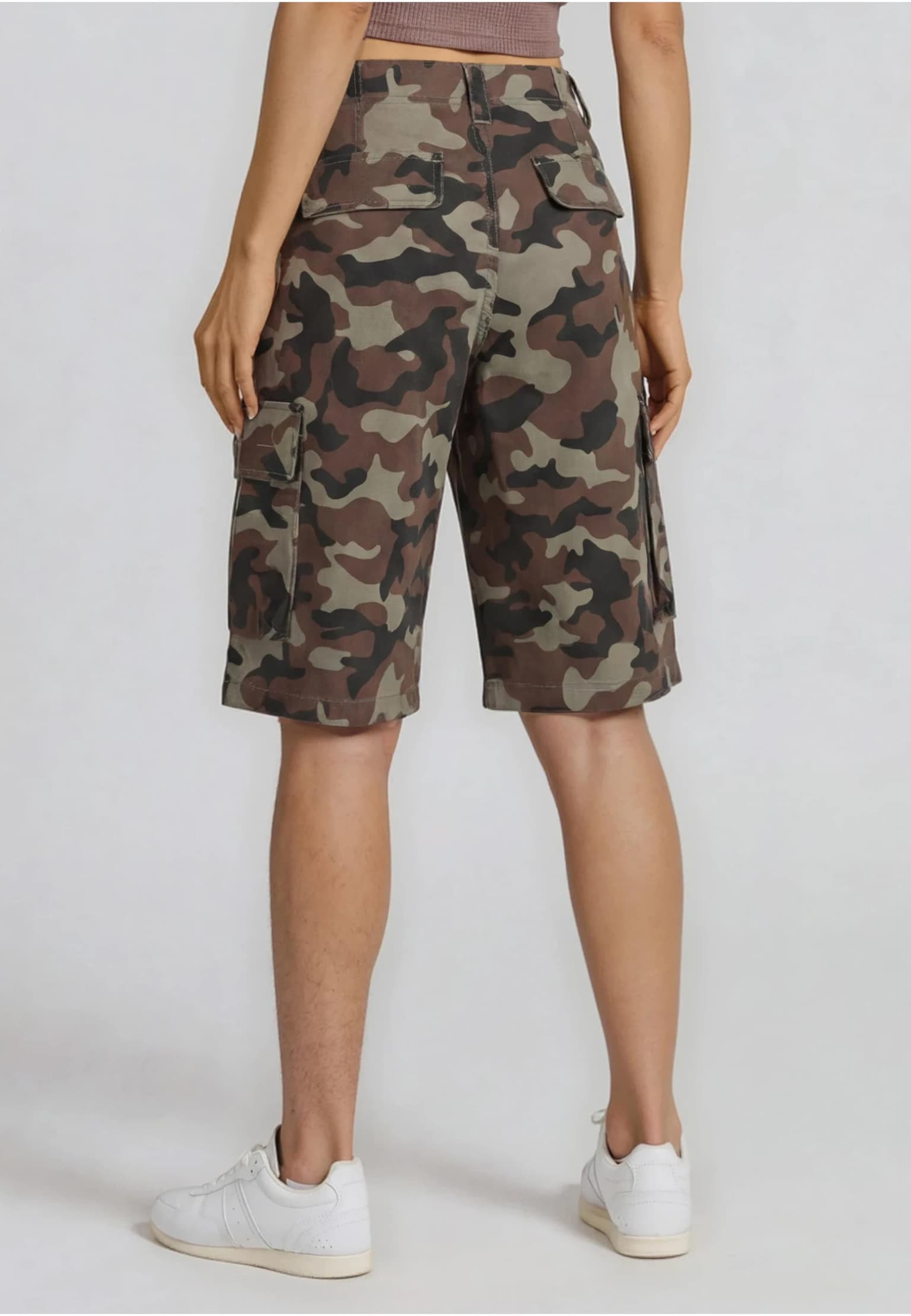 Karl Kani Signature Camo Cargo Baggy Short – Bild 2