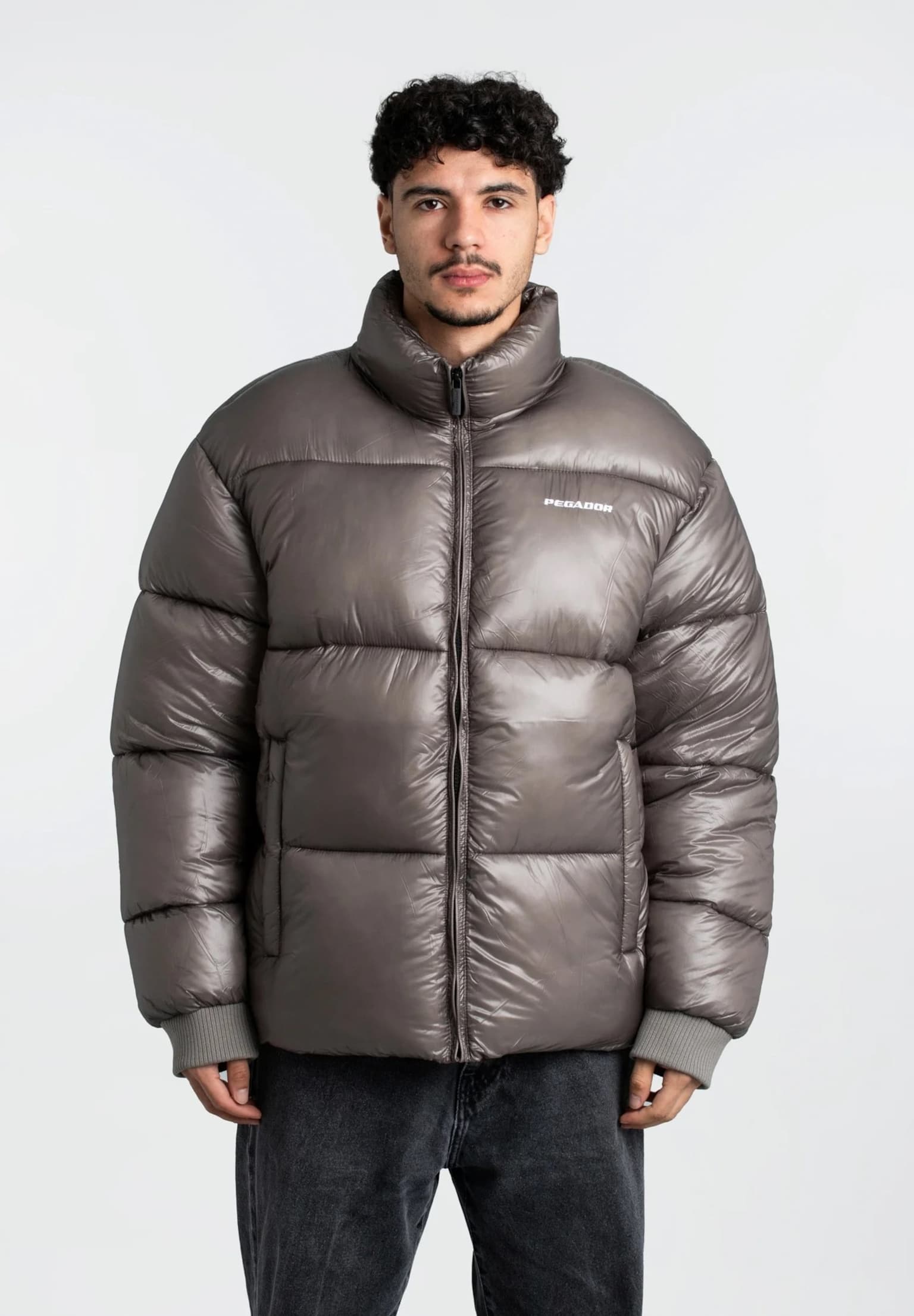 PEGADOR Solin Light Glossy Puffer Jacket – Bild 3