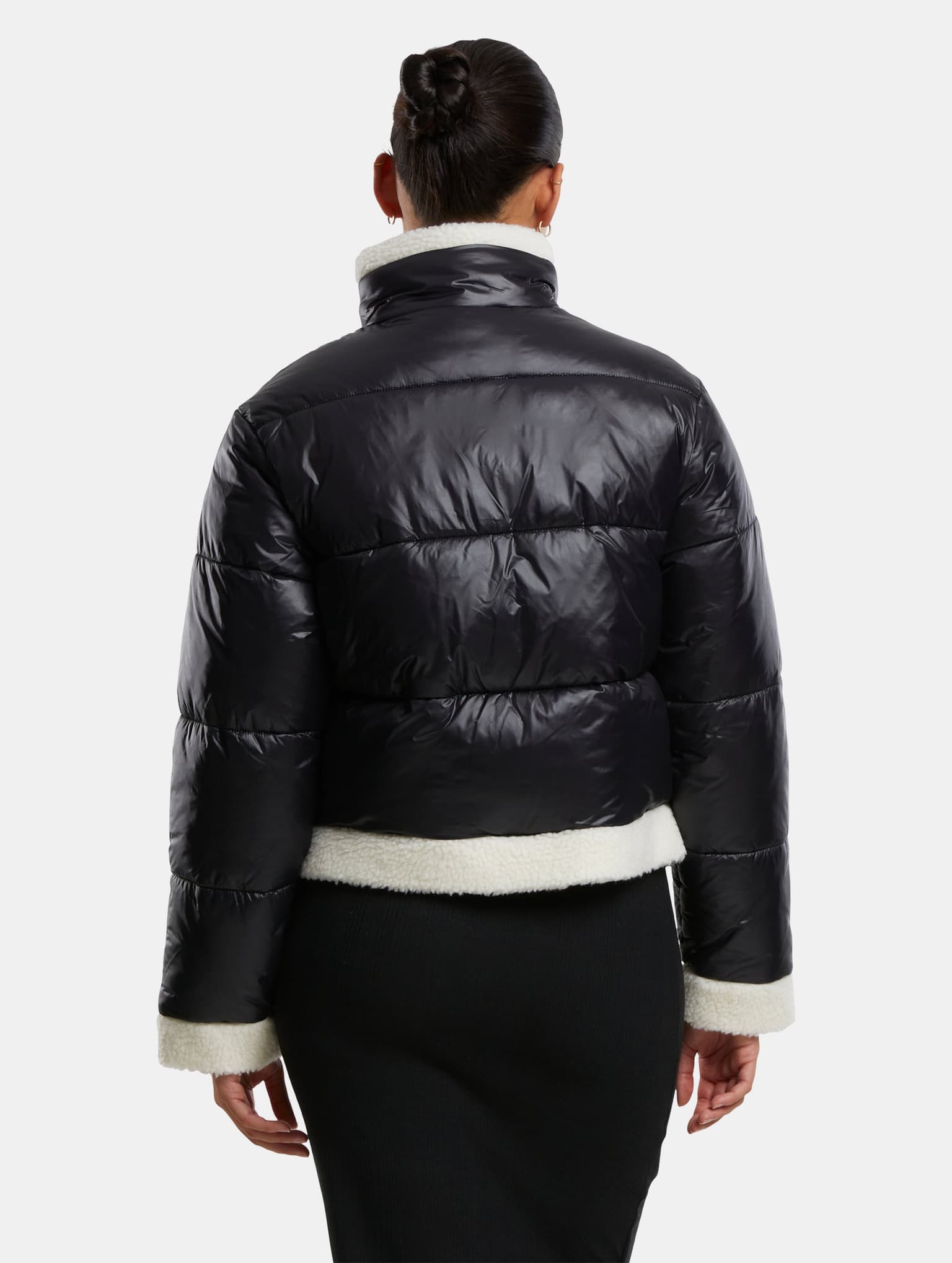 Urban Classics Ladies Essentials Shiny Puffer Sherpa Jacket – Bild 2