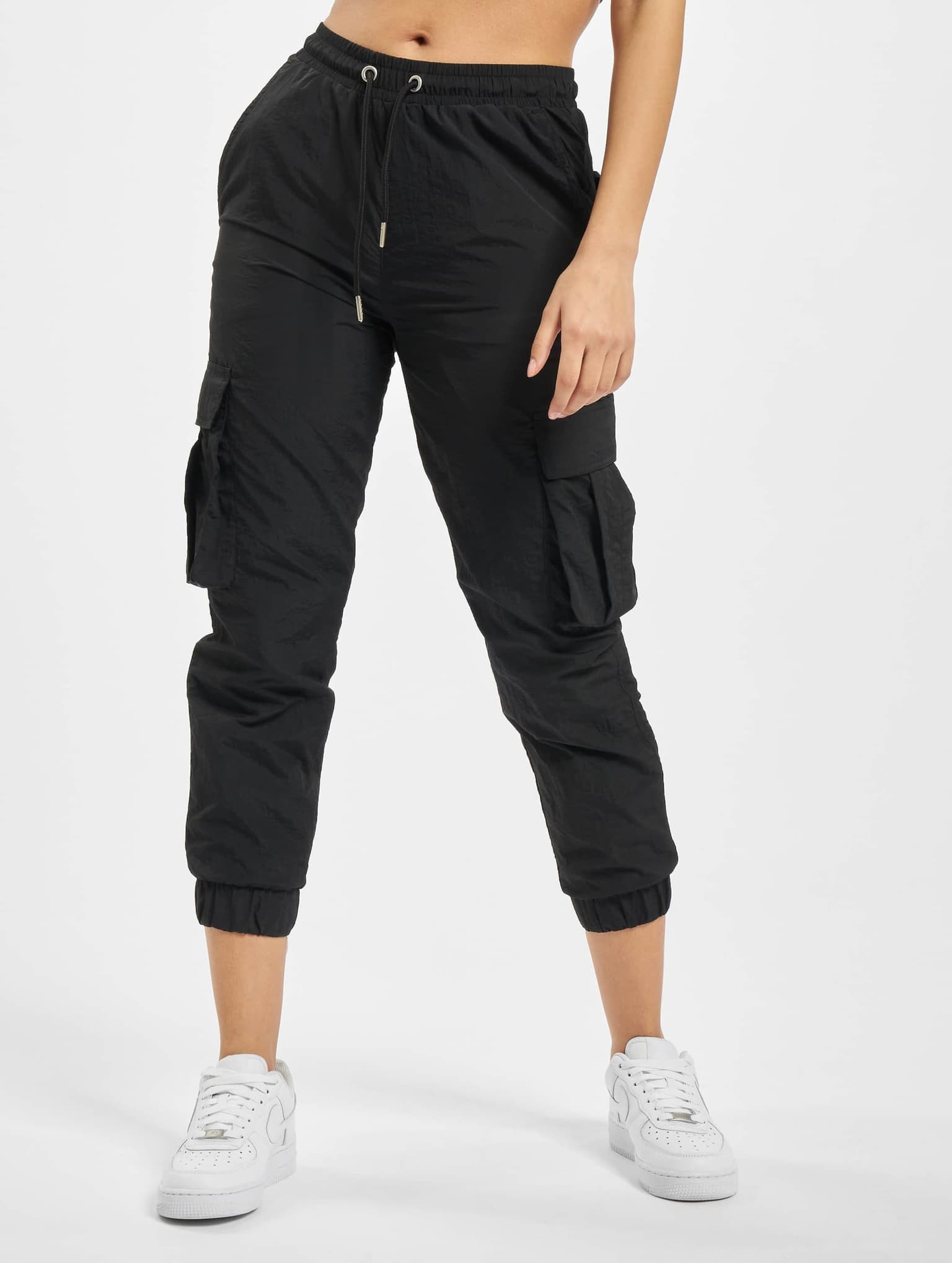 Urban Classics Ladies High Waist Crinkle Nylon Cargo Pants – Bild 3