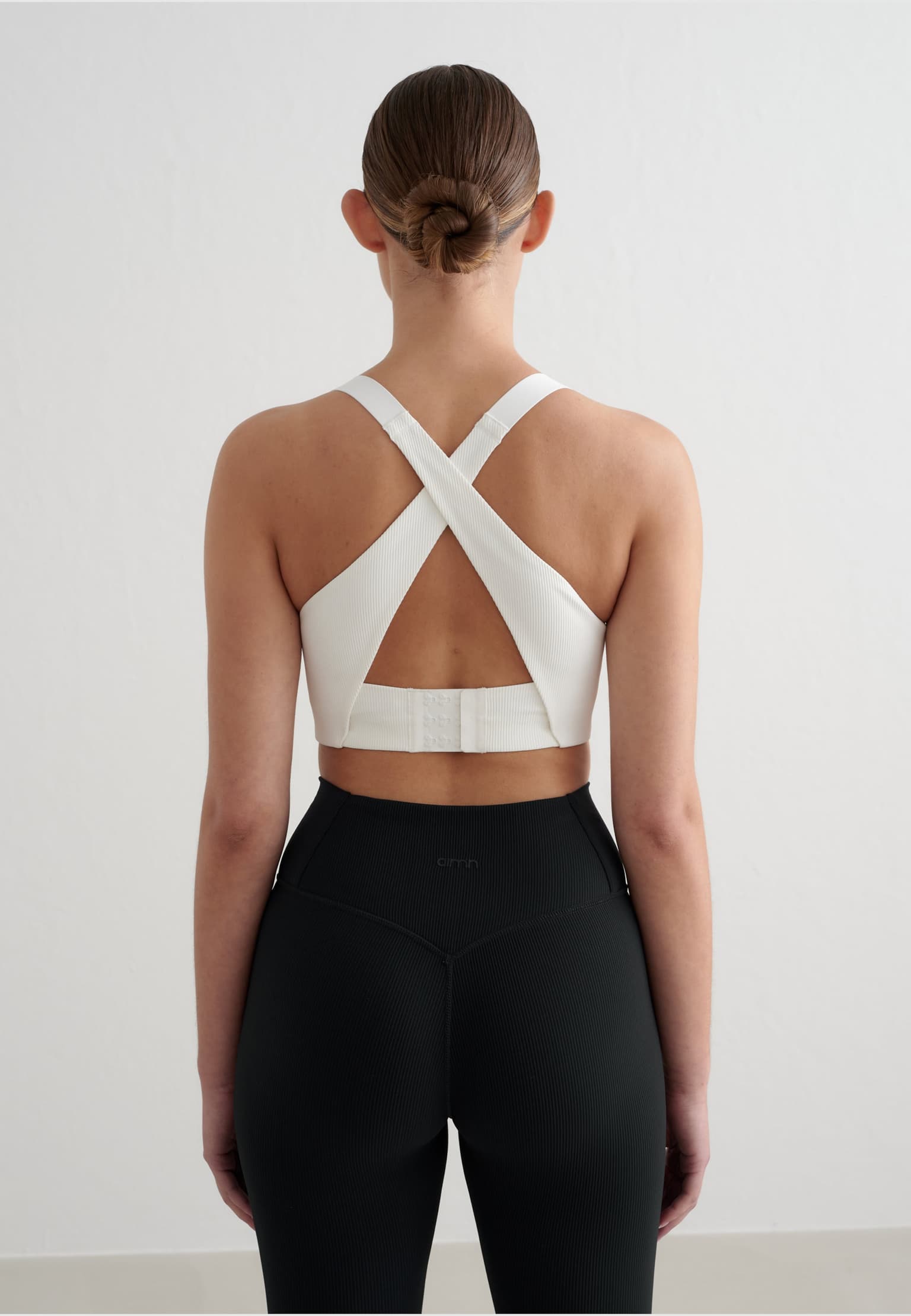 aimn White Ribbed Performance Support Bra – Bild 2
