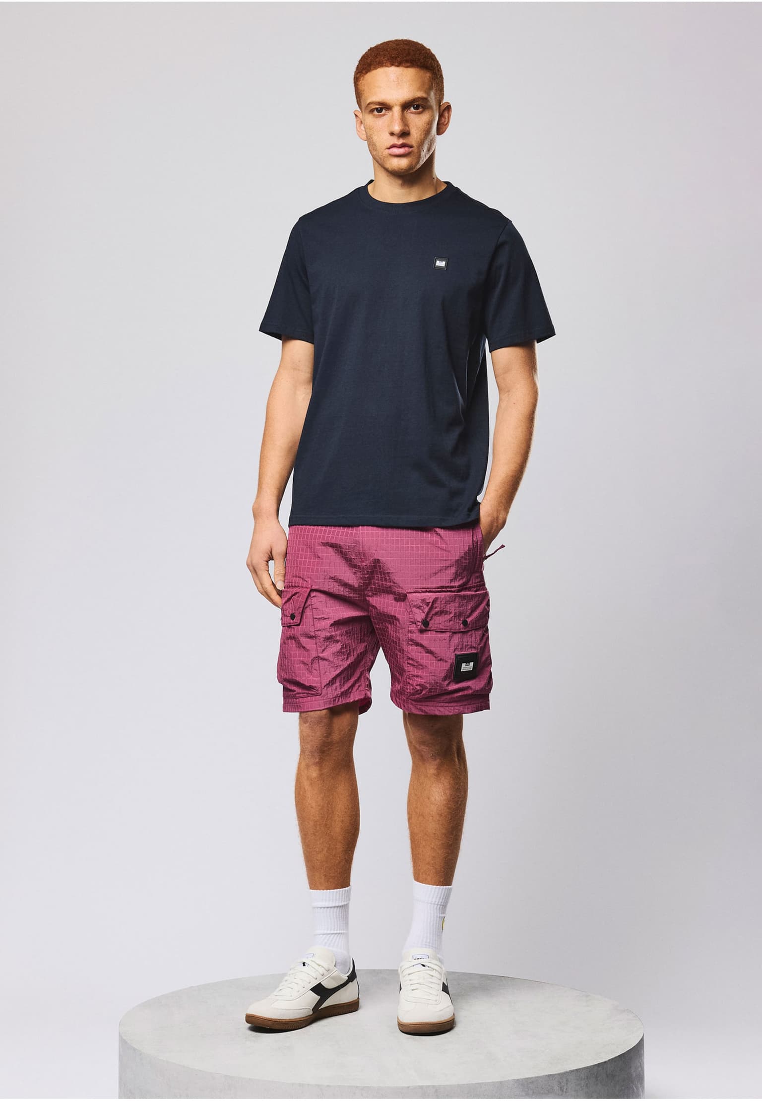 Weekend Offender BROOKLANDS BADGE TEE – Bild 3