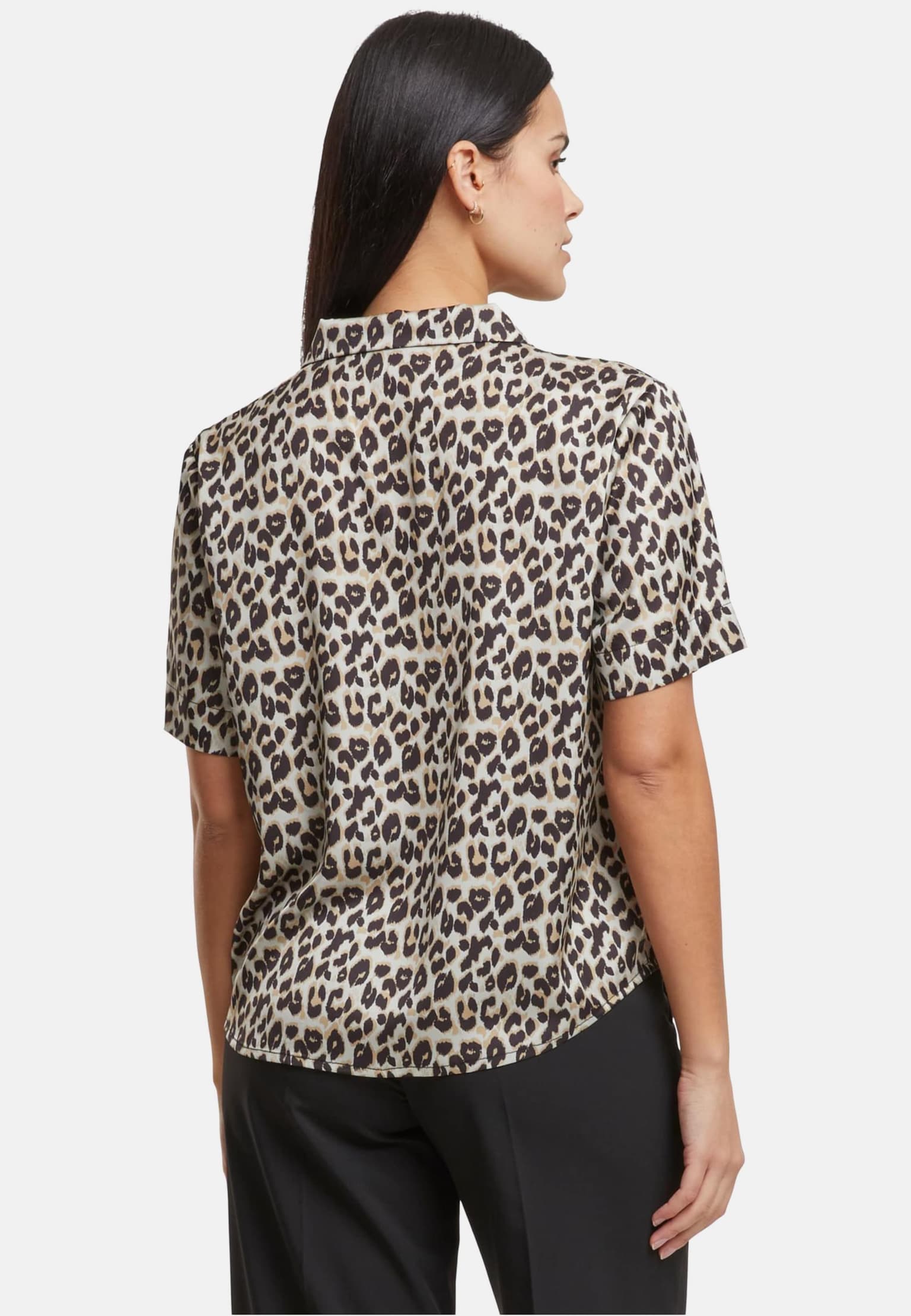 Urban Classics Ladies Leo Resort Shirt – Bild 2