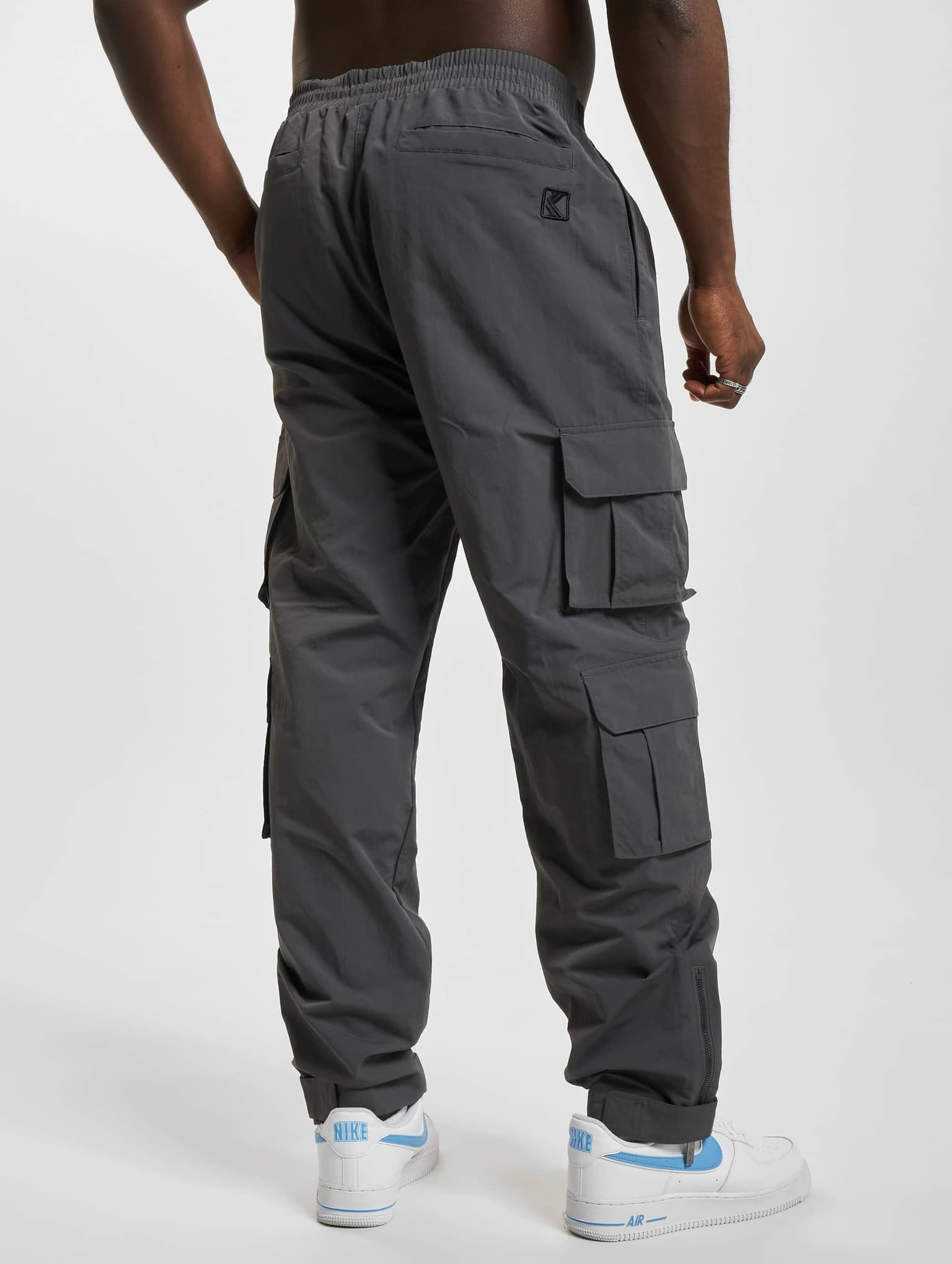 Karl Kani KM232-028-1 KK Rubber Signature Tapered Cargo Pants – Bild 2
