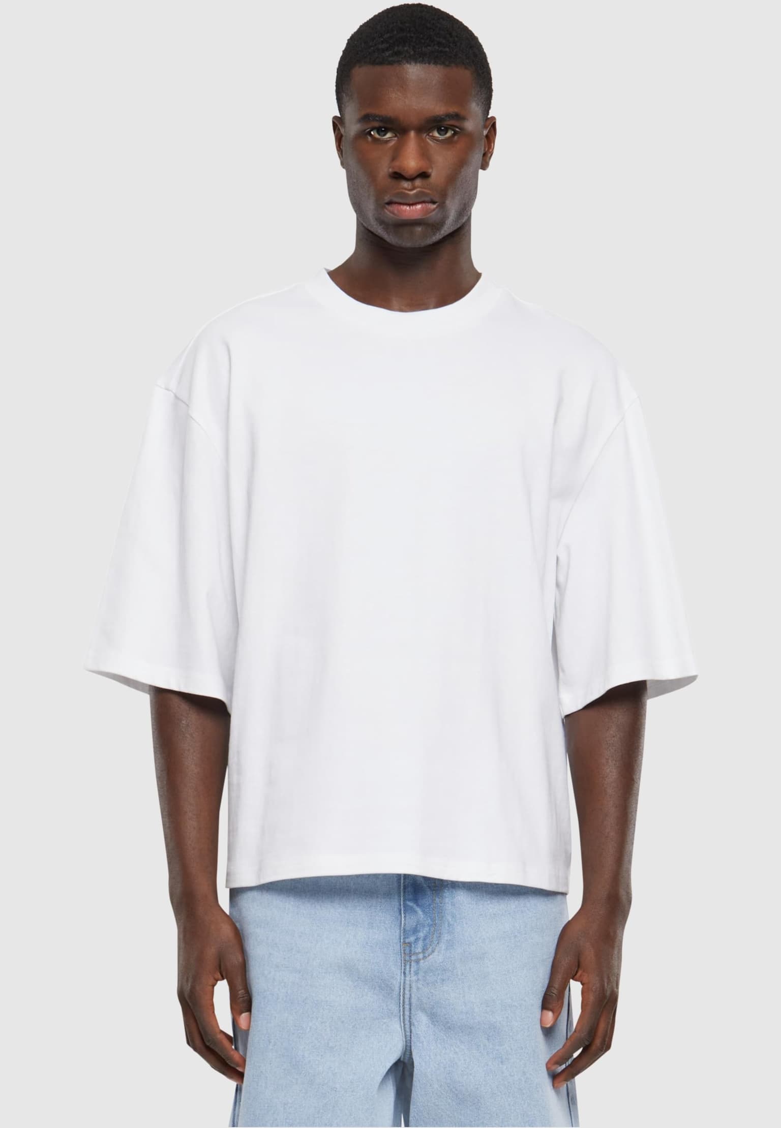 Urban Classics Essentials Oversized Cropped Tee
