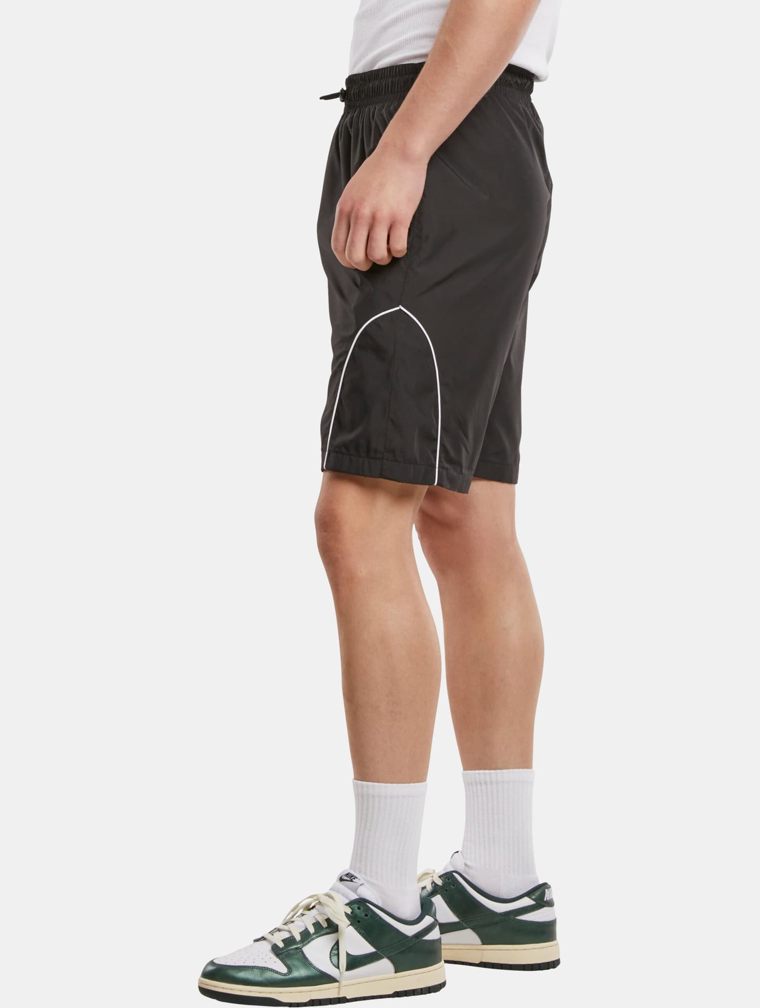 Urban Classics Piped Panel Trackshorts – Bild 3