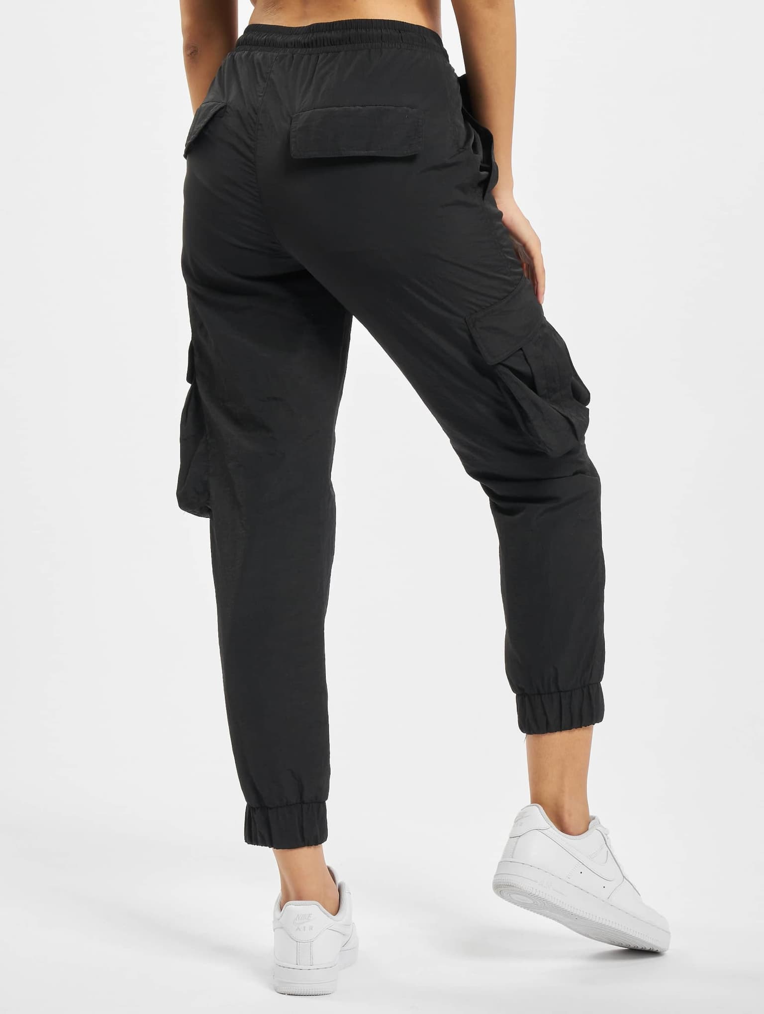 Urban Classics Ladies High Waist Crinkle Nylon Cargo Pants – Bild 2