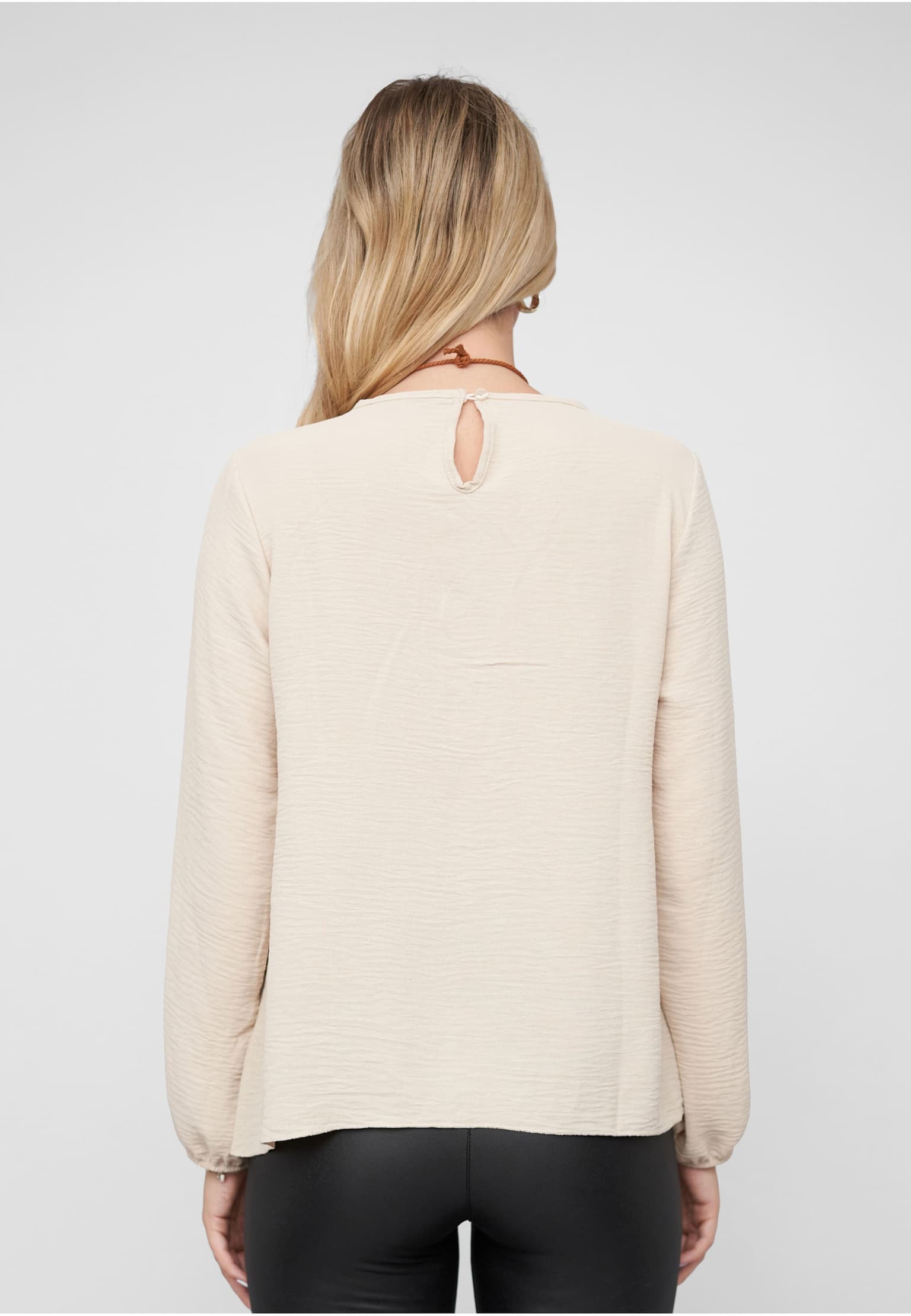 Cloud5ive Longsleeve Blouse with Necklace – Bild 2