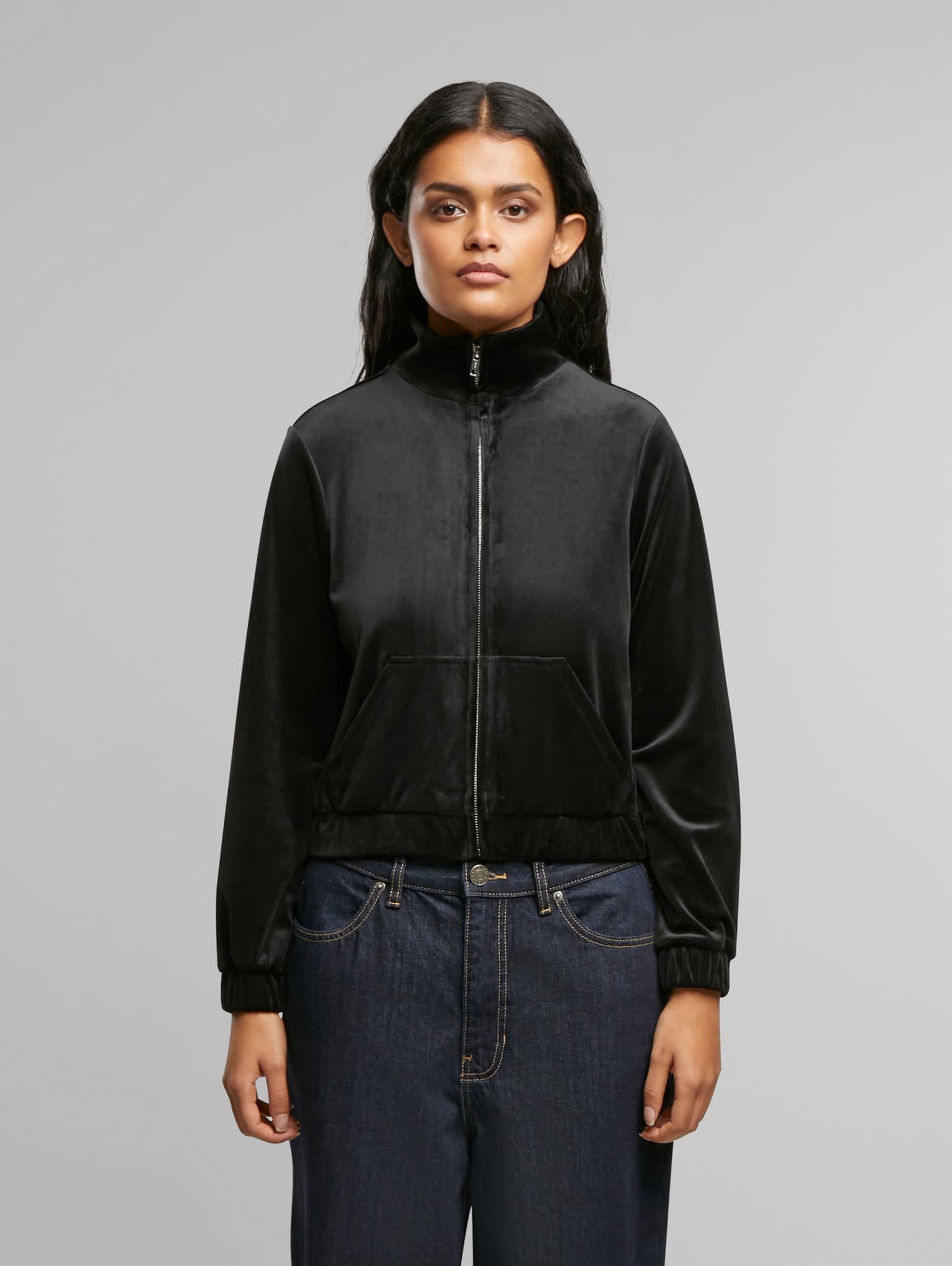Urban Classics Ladies Short Velvet Track Jacket – Bild 4