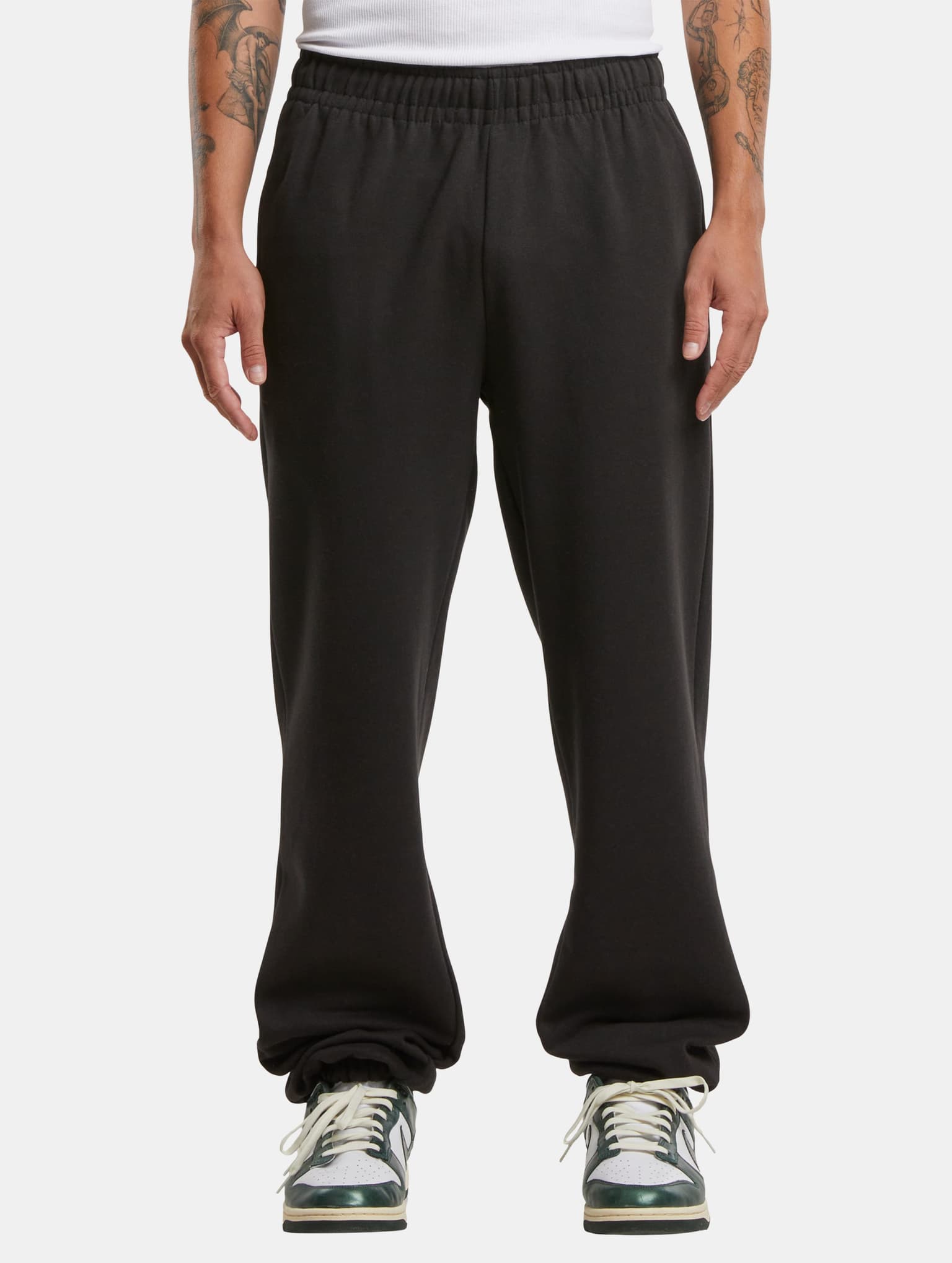Urban Classics Basic Loose Jogginghose – Bild 3