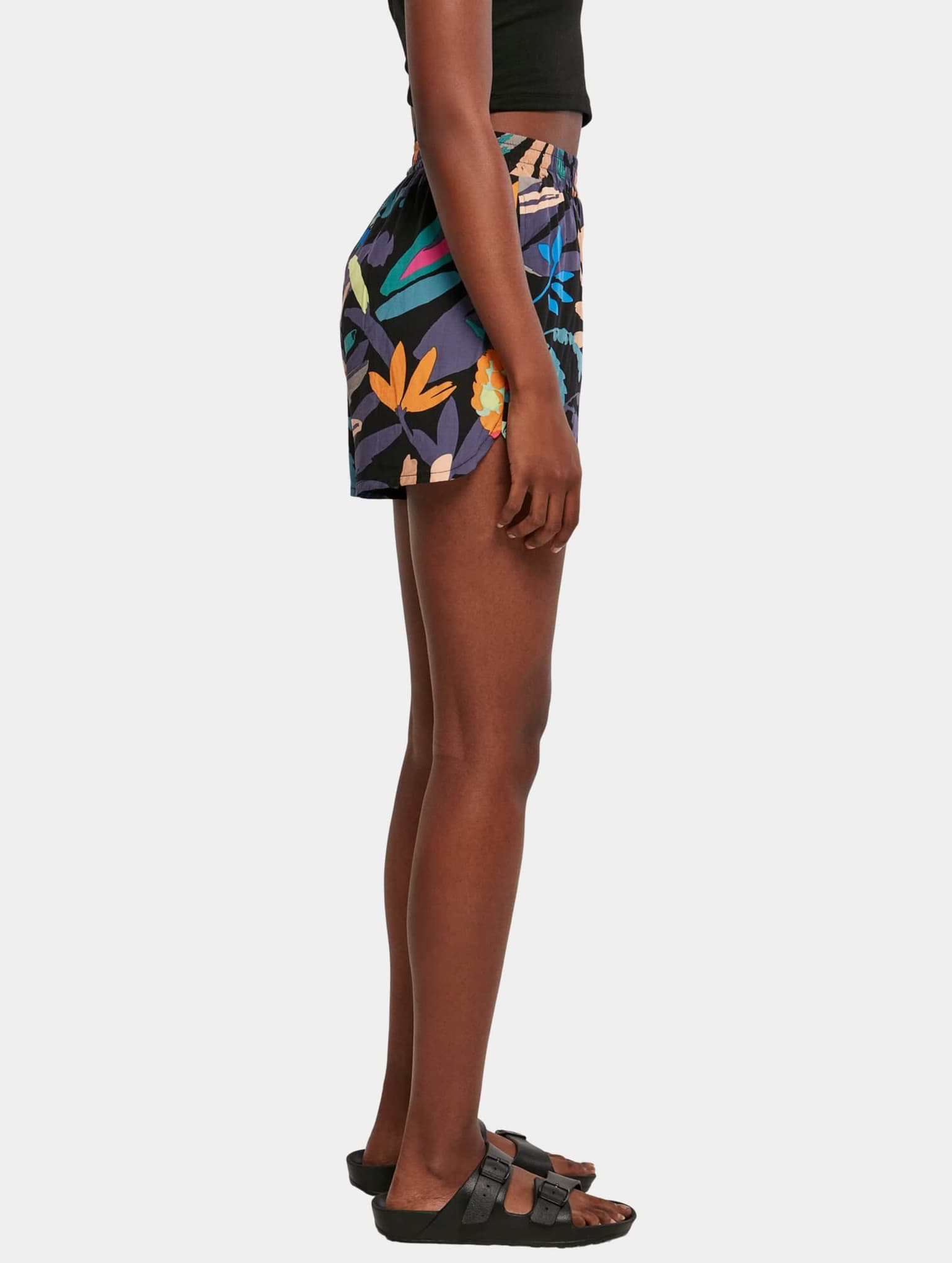 Urban Classics Ladies AOP Viscose Resort Short – Bild 3
