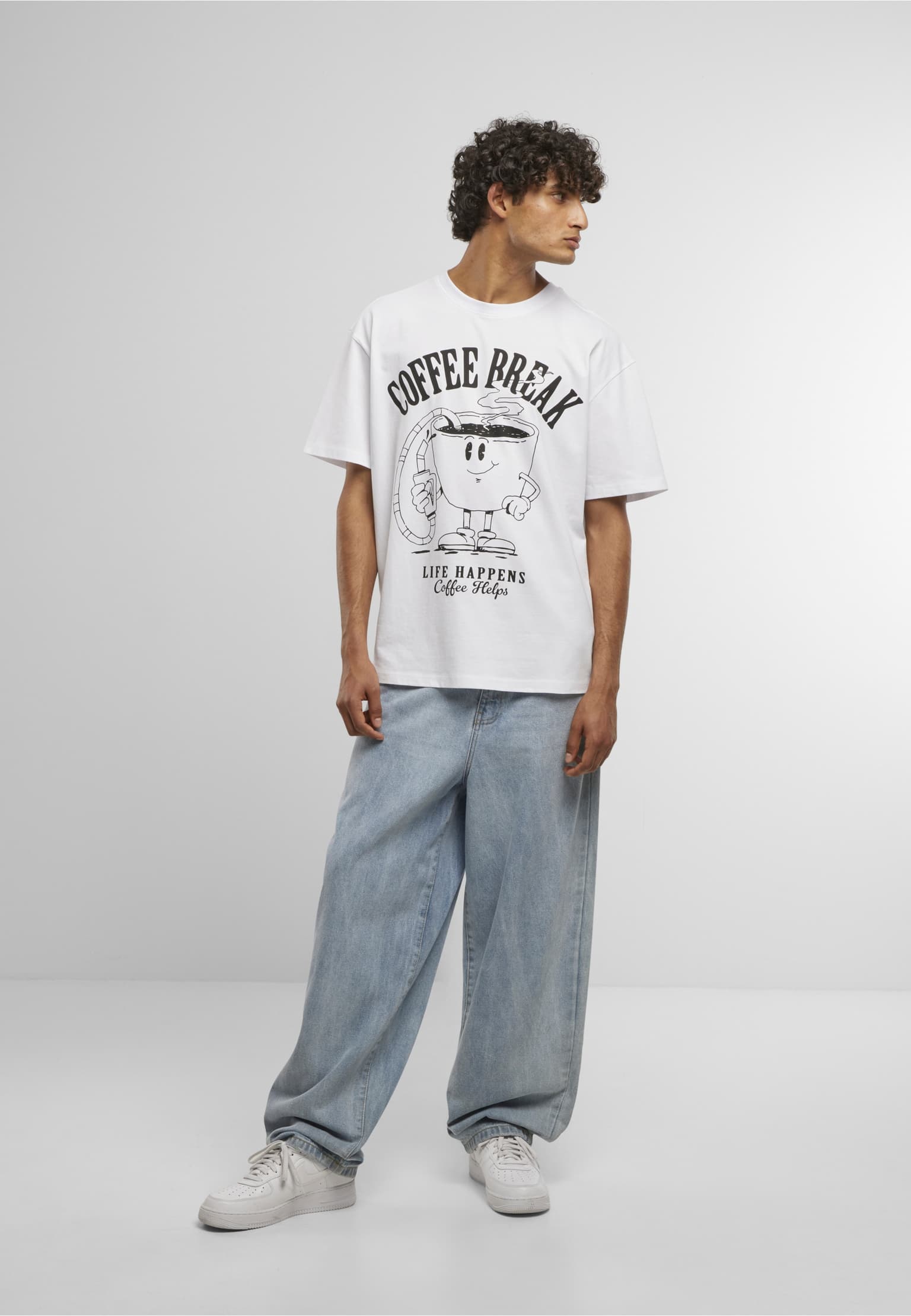 Mister Tee Life Happens Coffee Helps Oversize – Bild 3