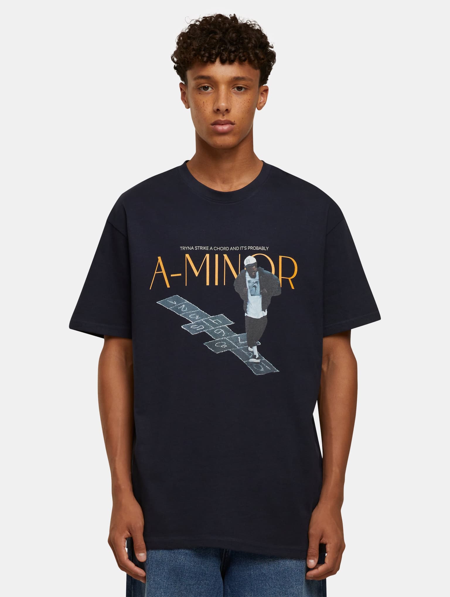 Mister Tee Upscale A-Minor Oversize – Bild 3