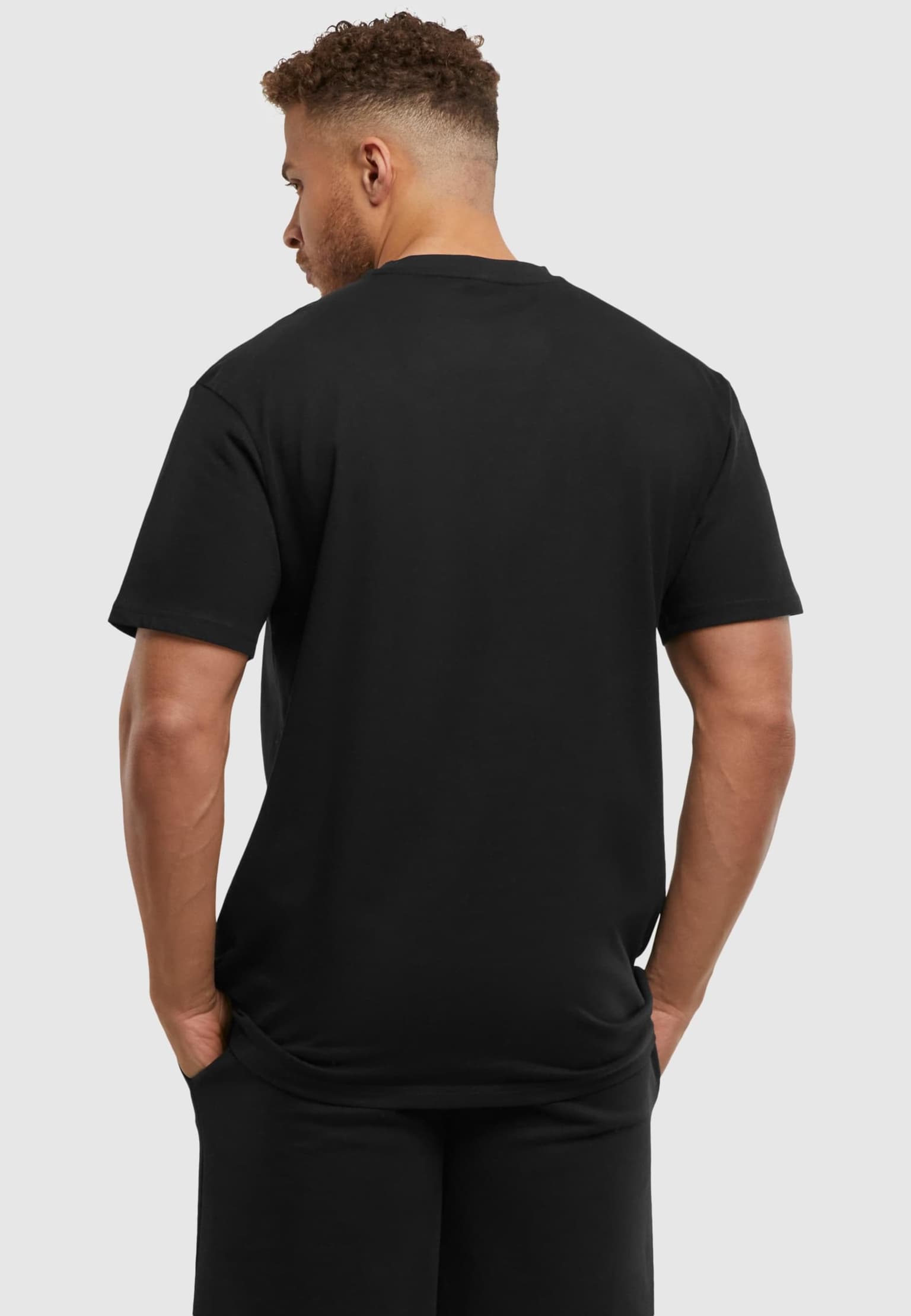 Mister Tee Upscale Core EMB Oversize – Bild 2