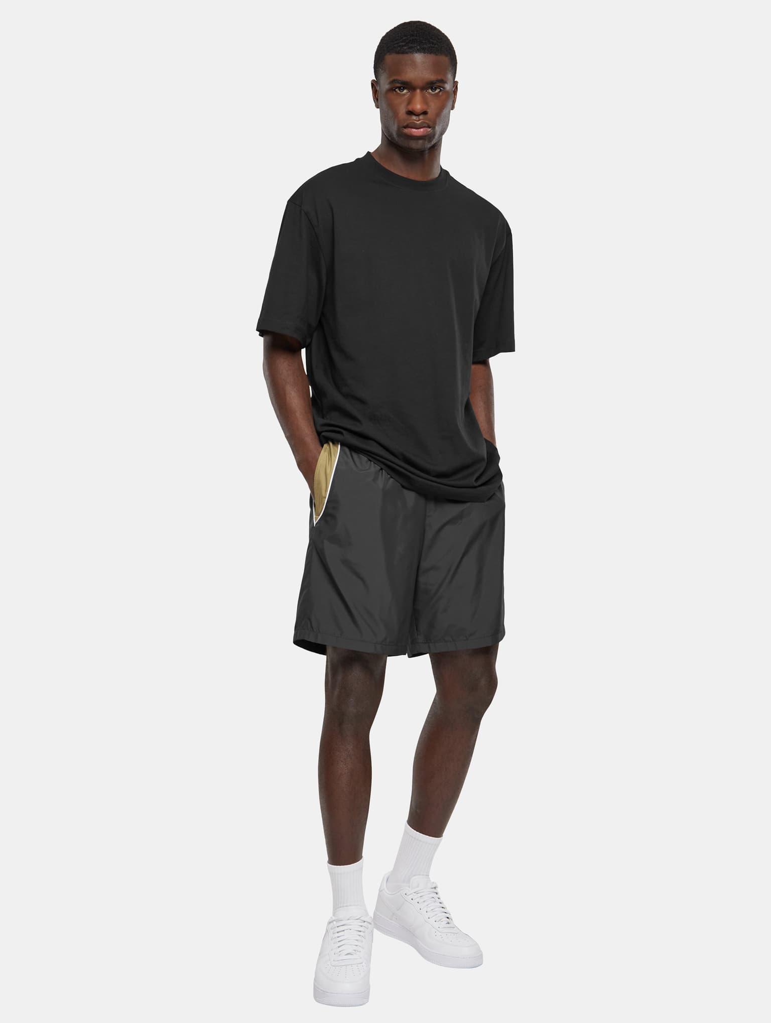 Urban Classics Piped Track Short – Bild 3