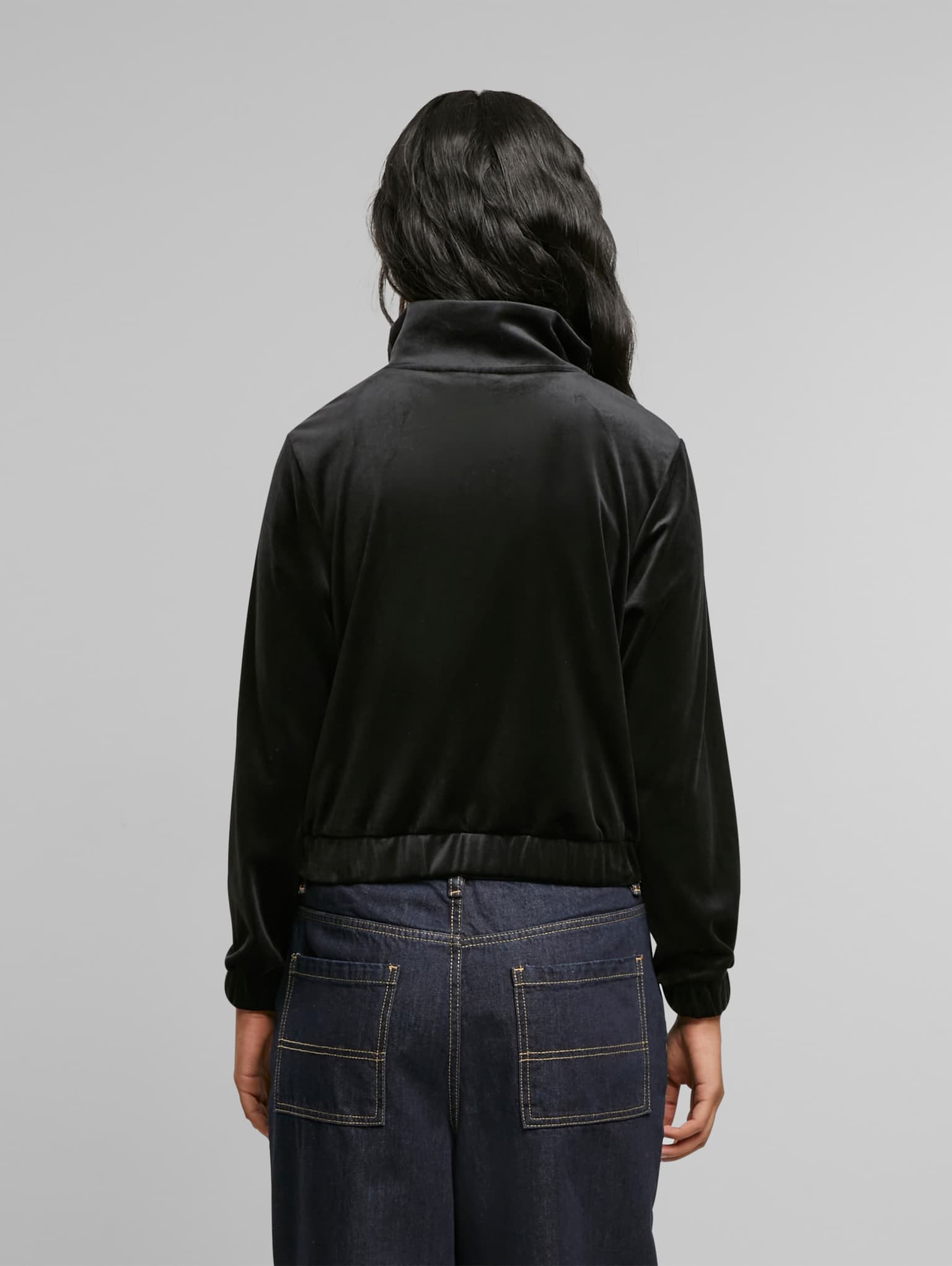 Urban Classics Ladies Short Velvet Track Jacket – Bild 3