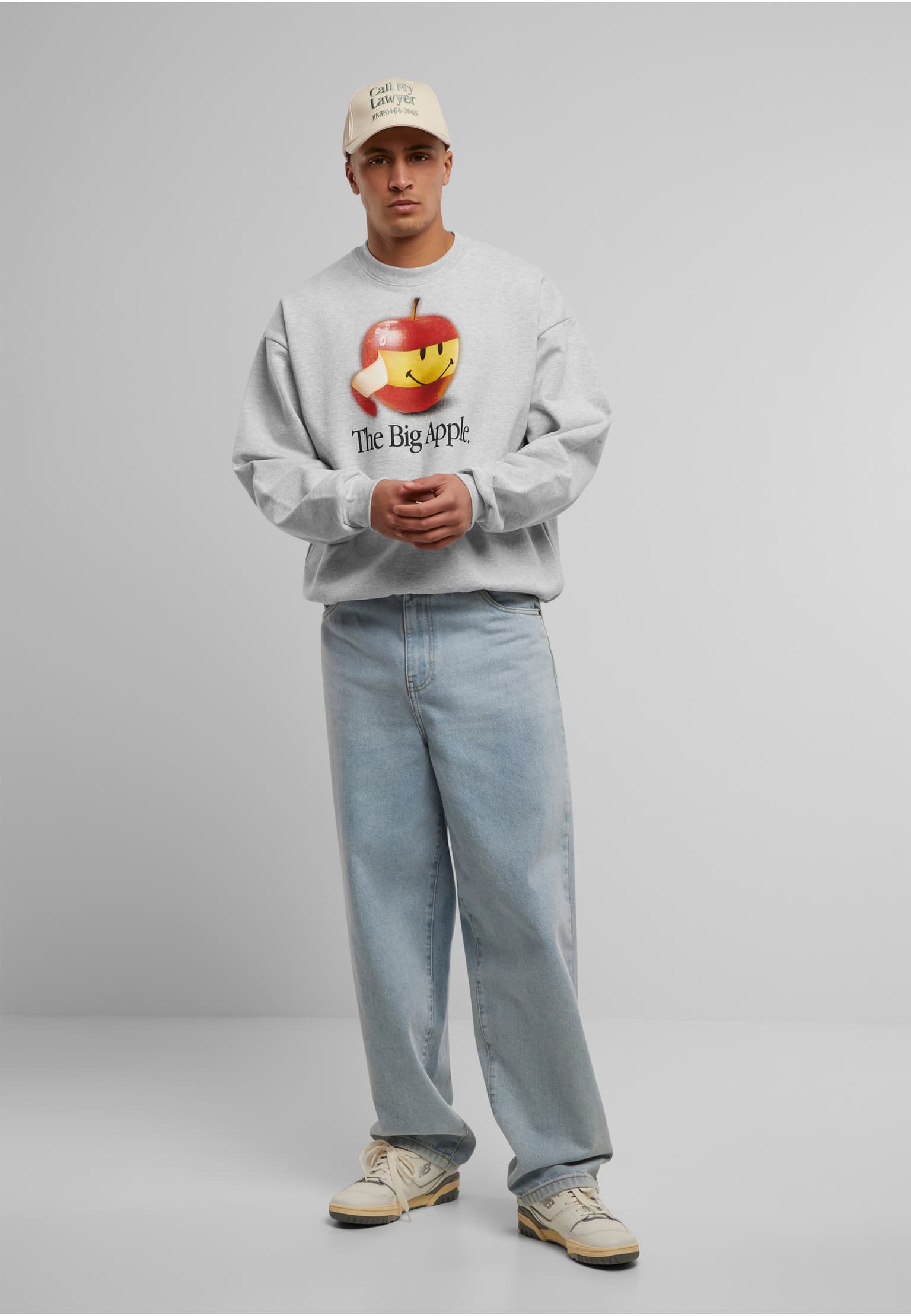Market Studios SMILEY BIG APPLE CREWNECK – Bild 3