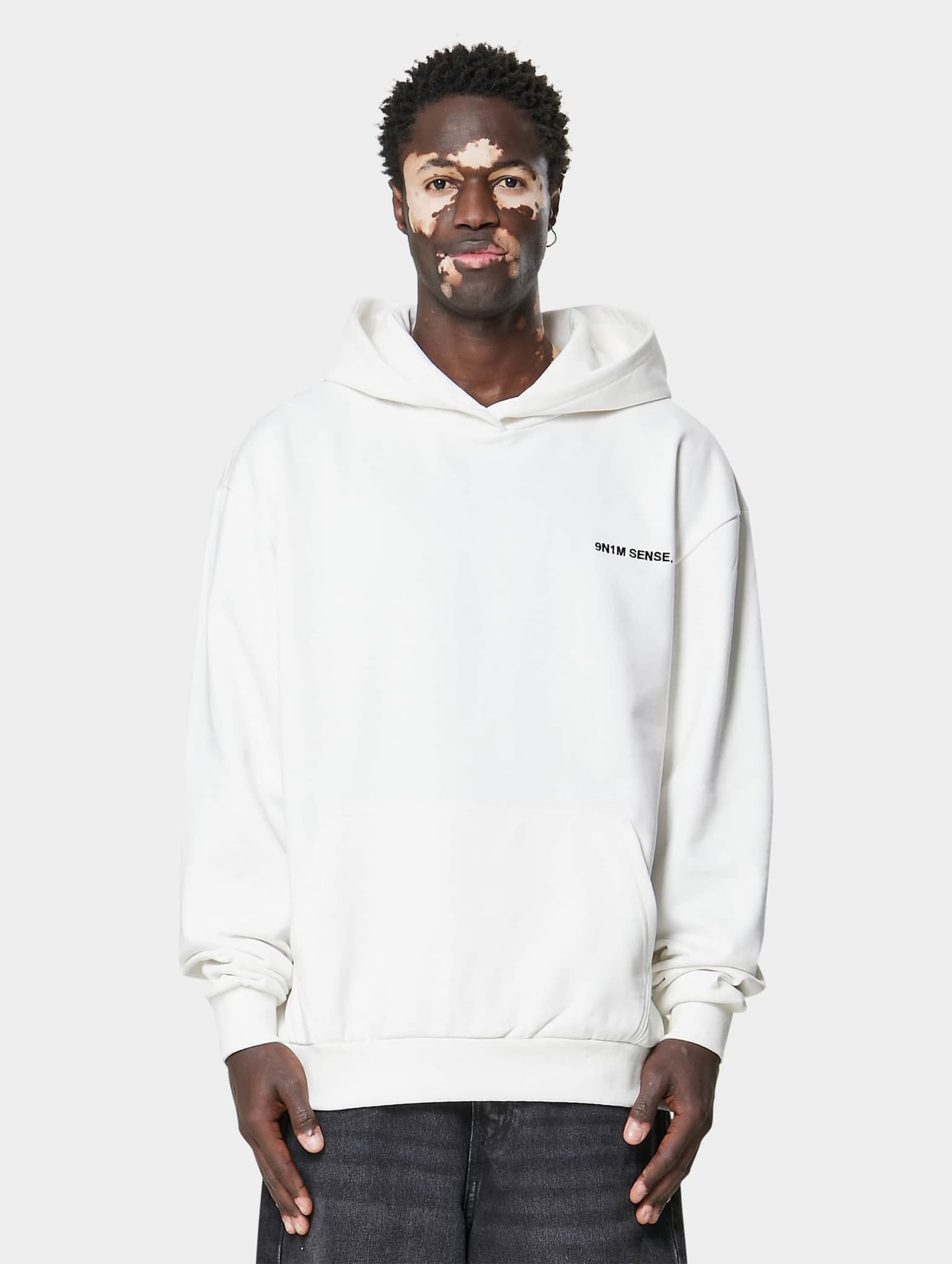 9N1M SENSE Essential Hoodie – Bild 3