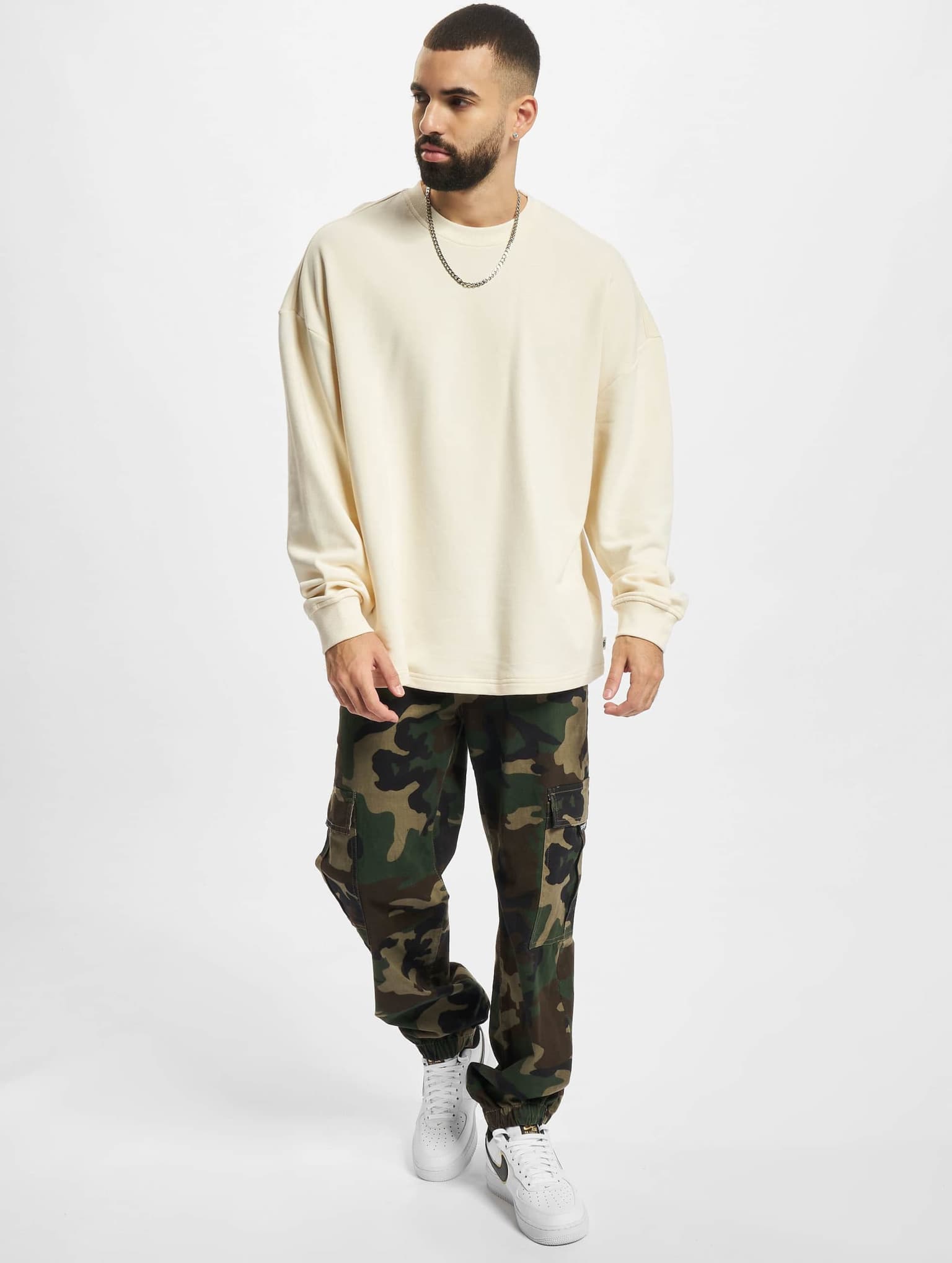 Urban Classics Essentials Oversized Boxy Crew – Bild 4