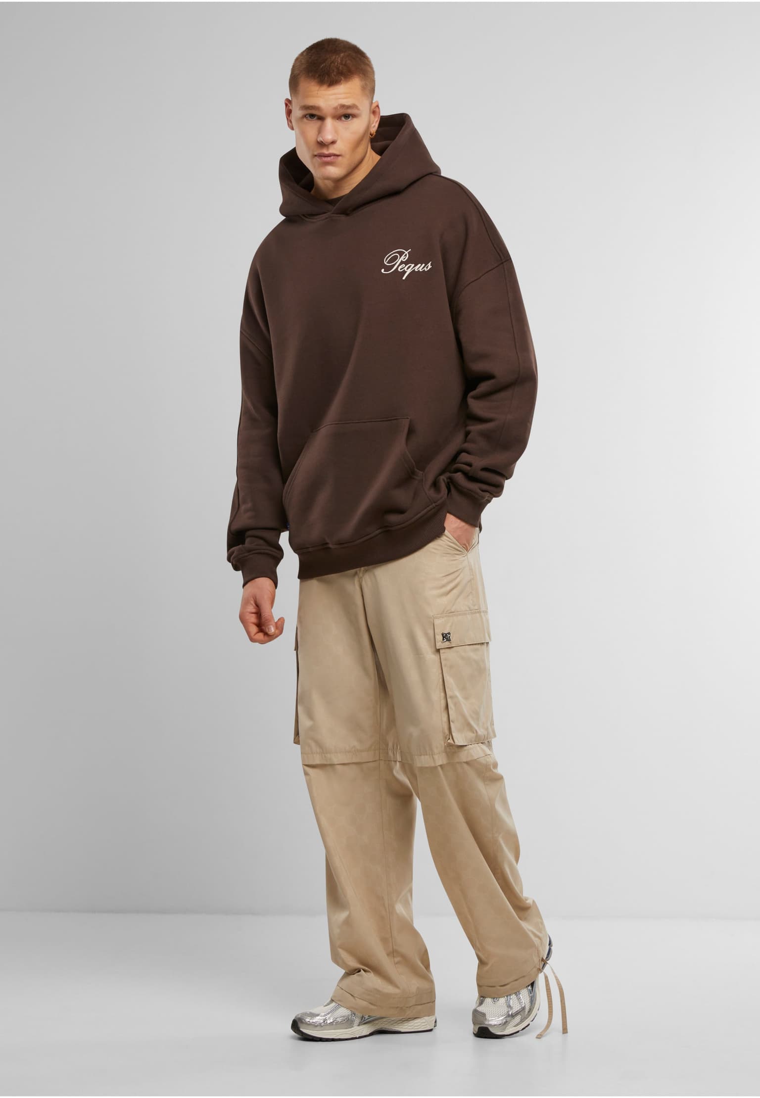 PEQUS Handwritten Logo Hoodie – Bild 3