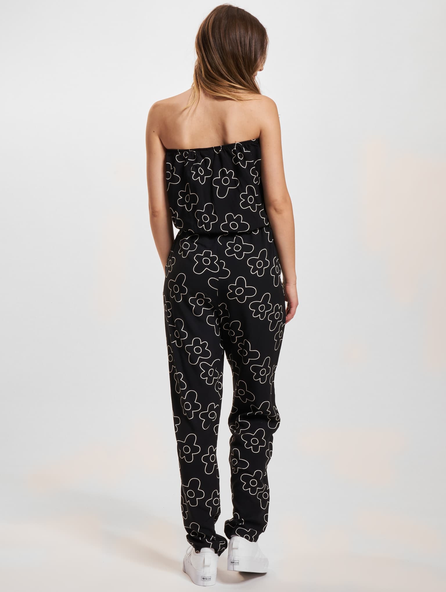 Urban Classics Ladies Viscose Bandeau Jumpsuit – Bild 2