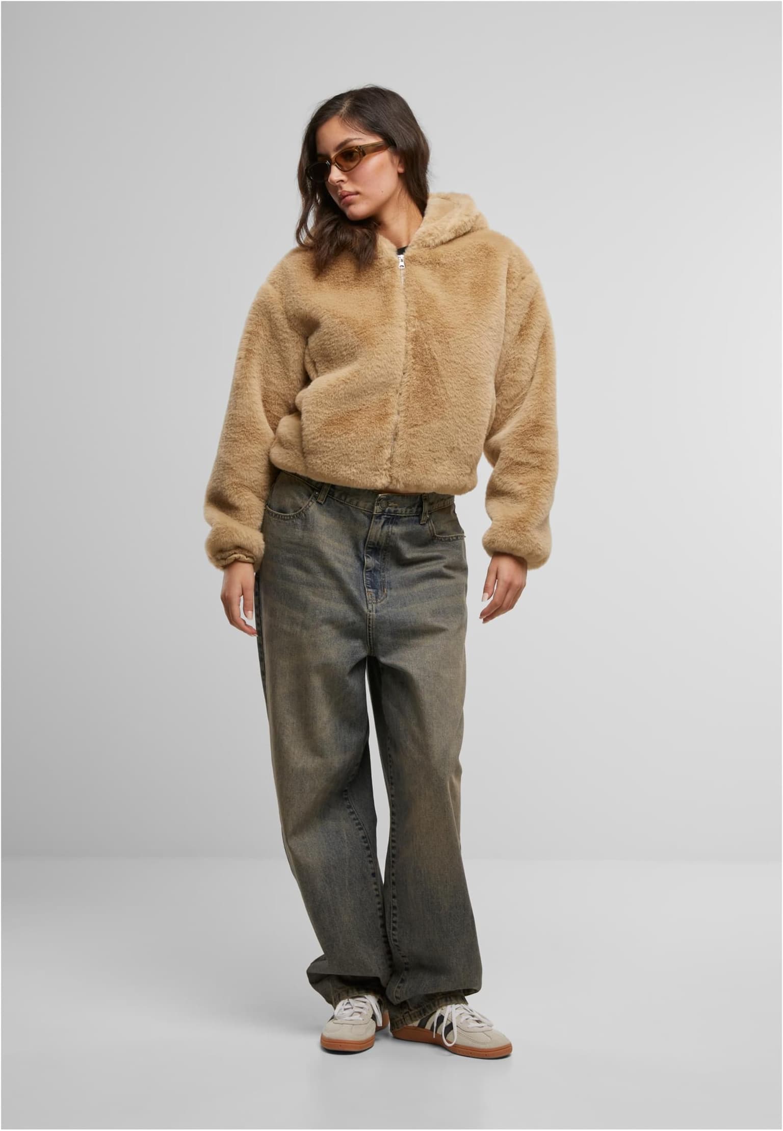 Urban Classics Ladies Full Zip Faux Fur Hoodie – Bild 4