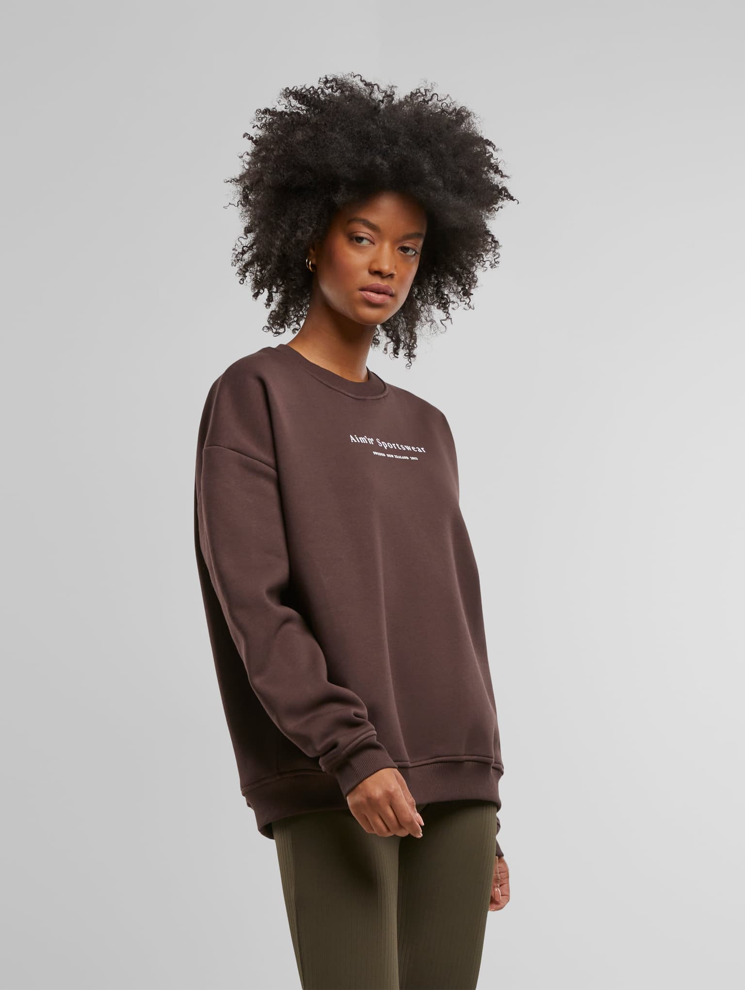 AMN-243-SW -24010379-106 AIMN Serif Sweatshirt
