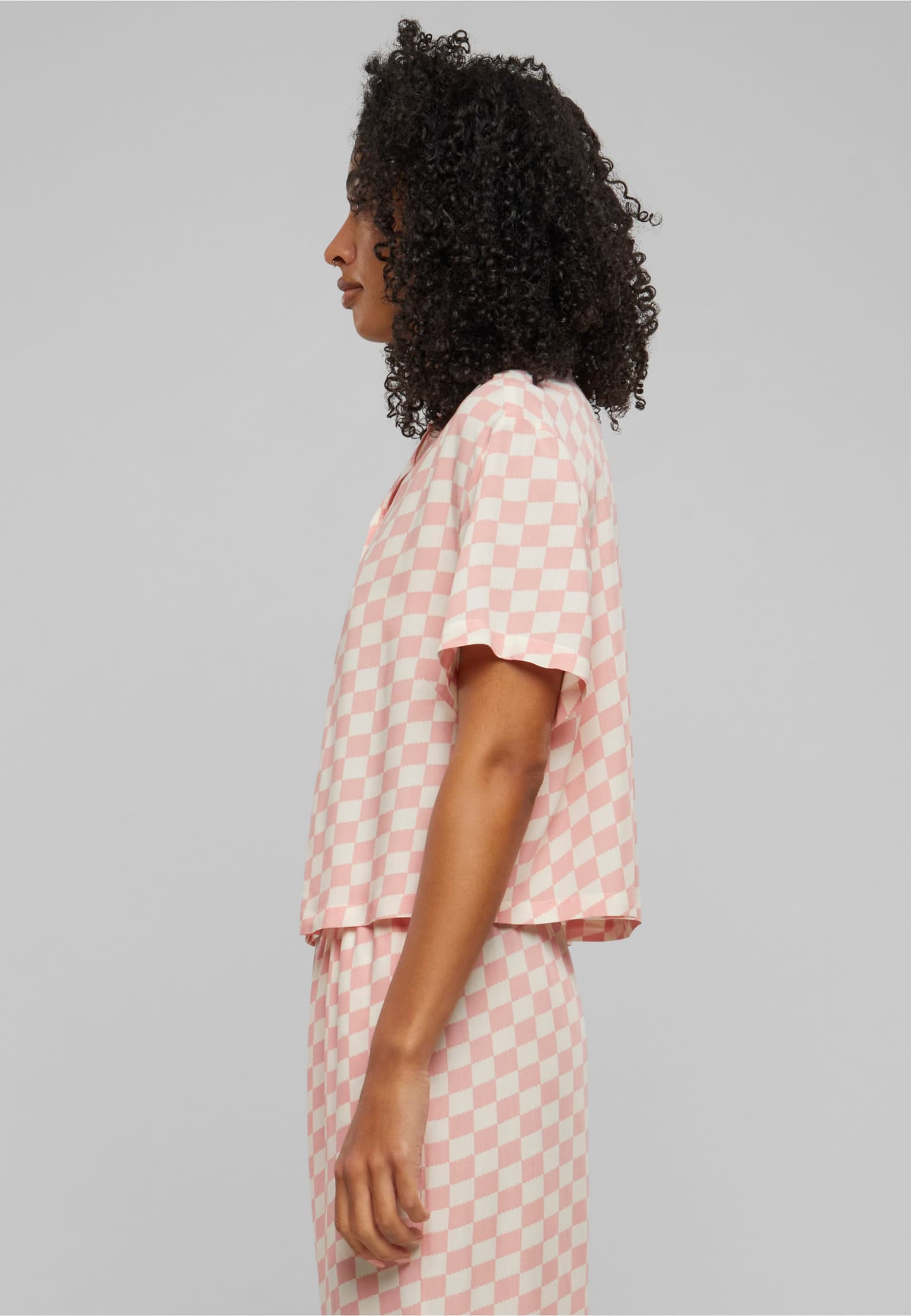 Urban Classics Ladies Viscose Resort Shirt – Bild 3