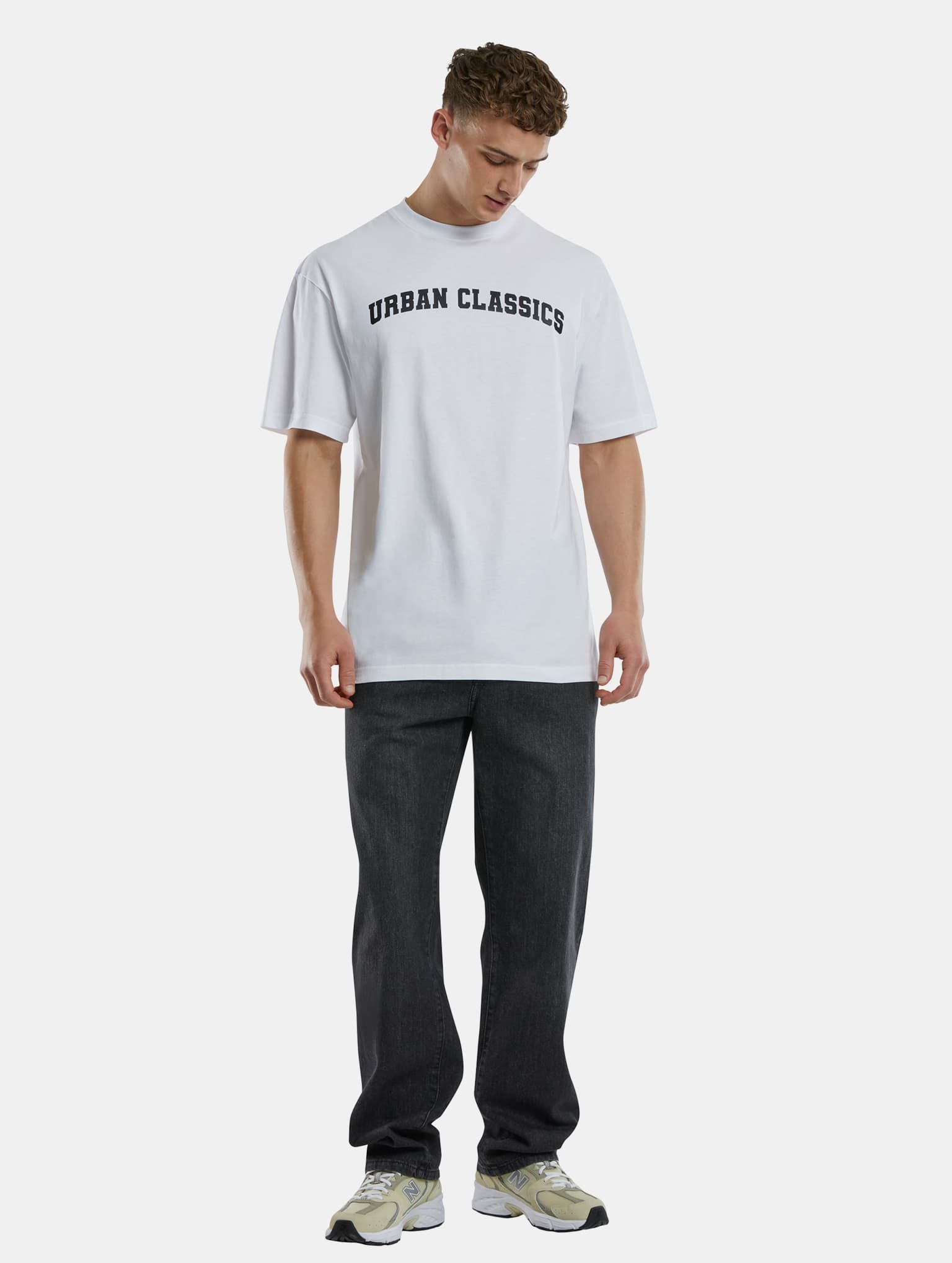 Urban Classics UC College Logo Tall T-Shirt – Bild 4